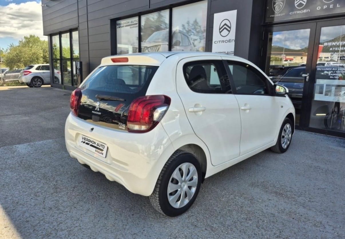 Peugeot 108 avec Siège bébé