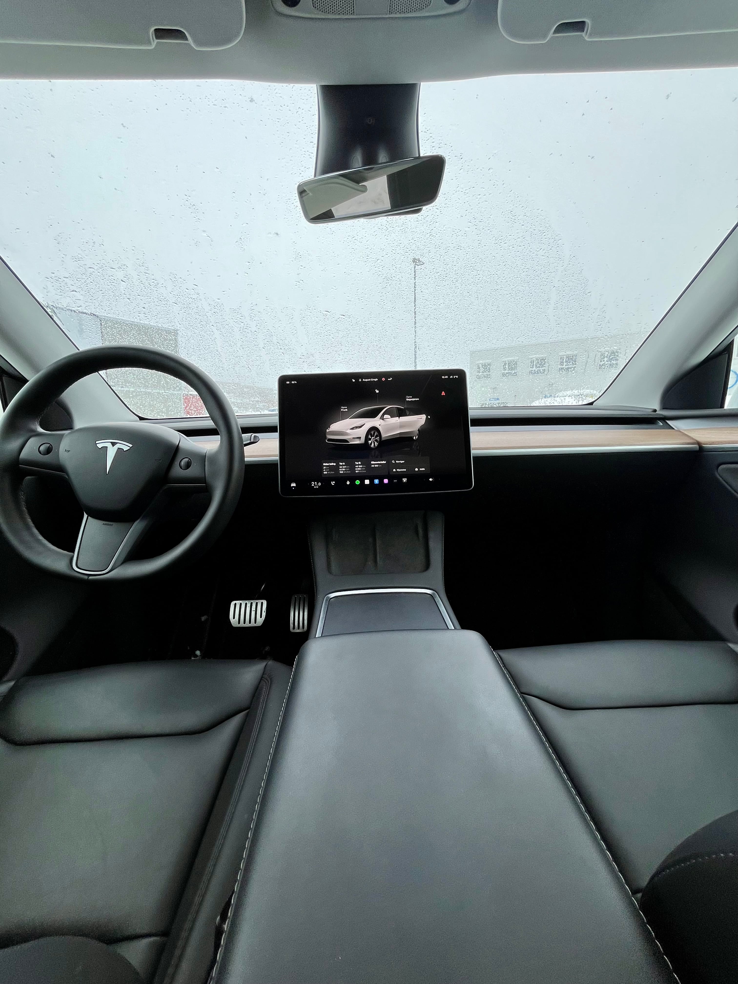 Tesla Model Y Performance med Dashcam