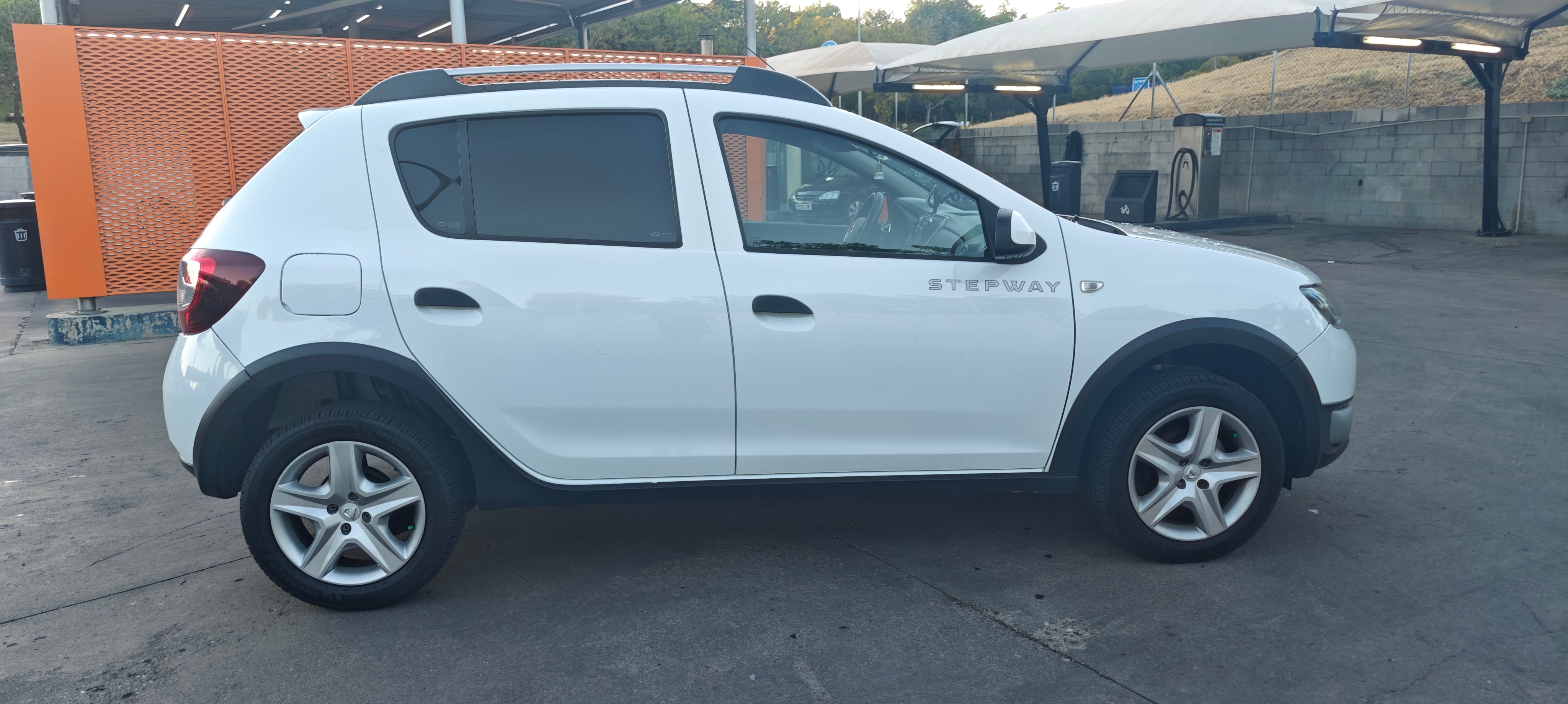Dacia Sandero Stepway GASOLINA con Aire acondicionado