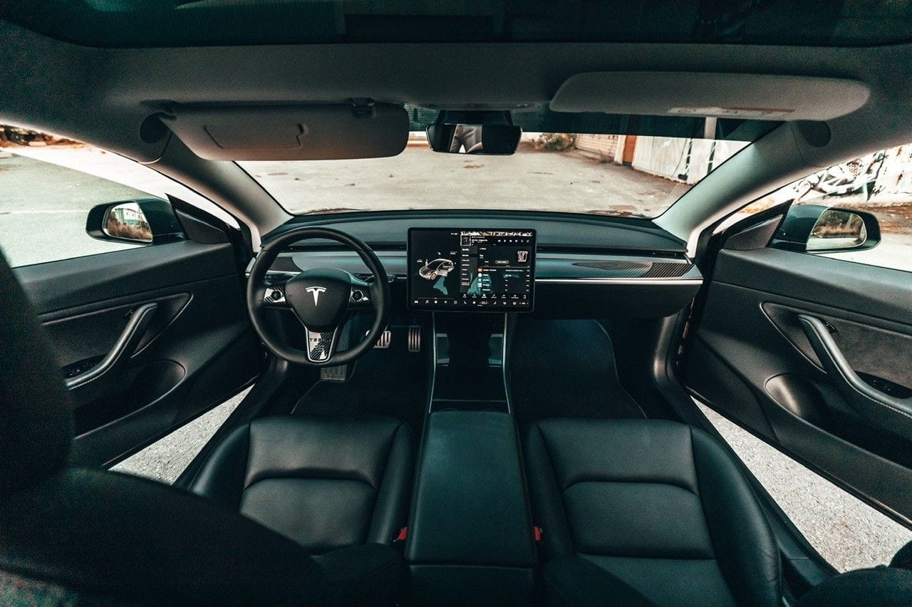 Tesla Model 3 Performance med Cruisekontroll