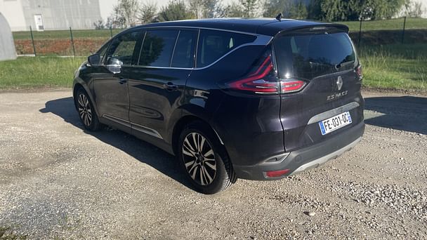 Renault Espace Initiale Paris — haut de gamme, 7 places à 3 min de l’aéroport, avec place dédiée avec Climatisation