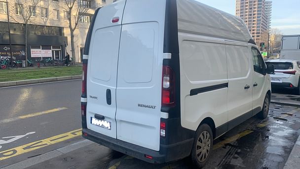 Renault Trafic 125cv 9 m3 - Clim - GPS - Bluetooth - Caméra - Radars - Diable avec Régulateur de vitesse