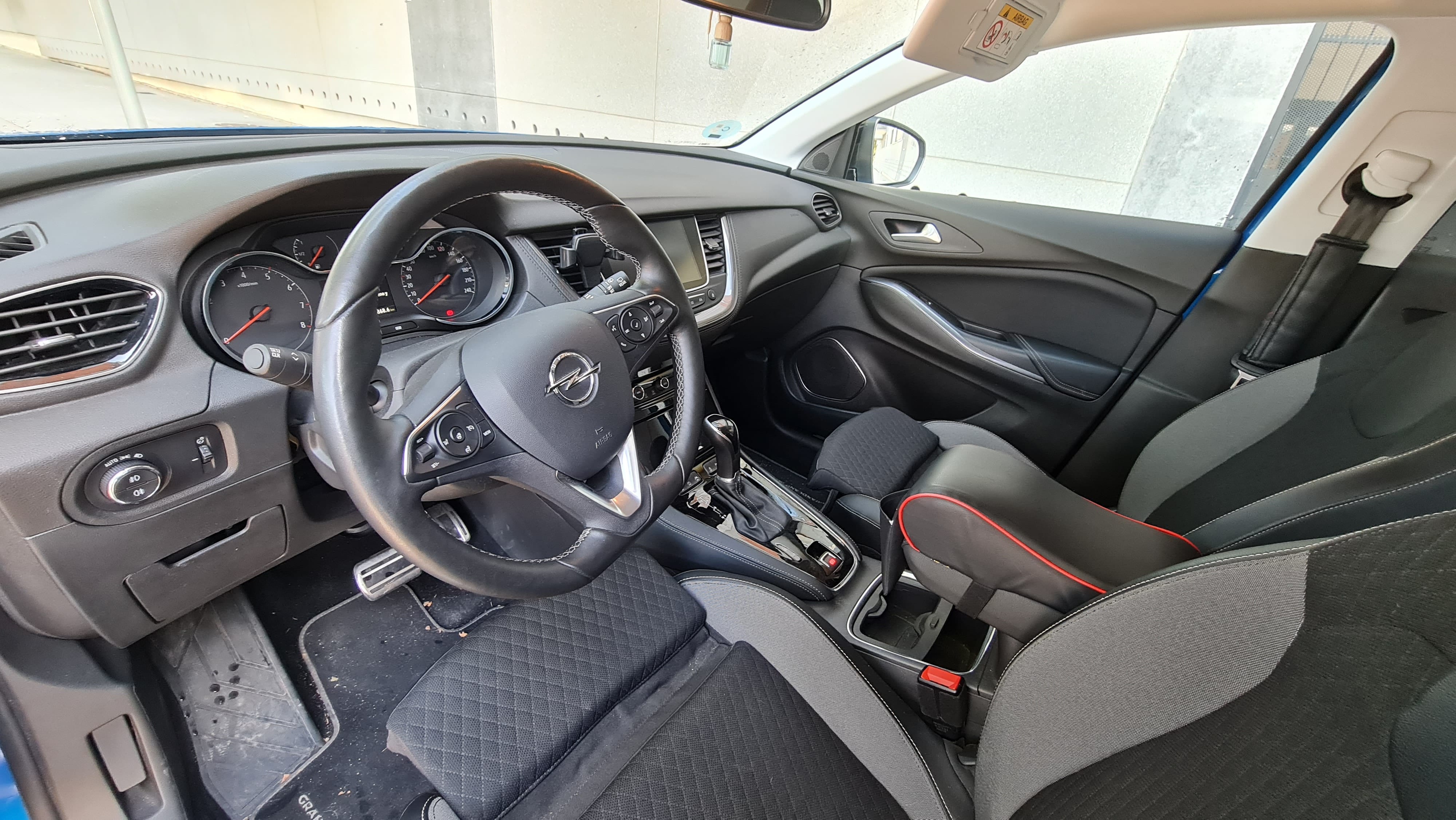 Opel Grandland 1.6 AT8 ULTIMATE con Audio Bluetooth