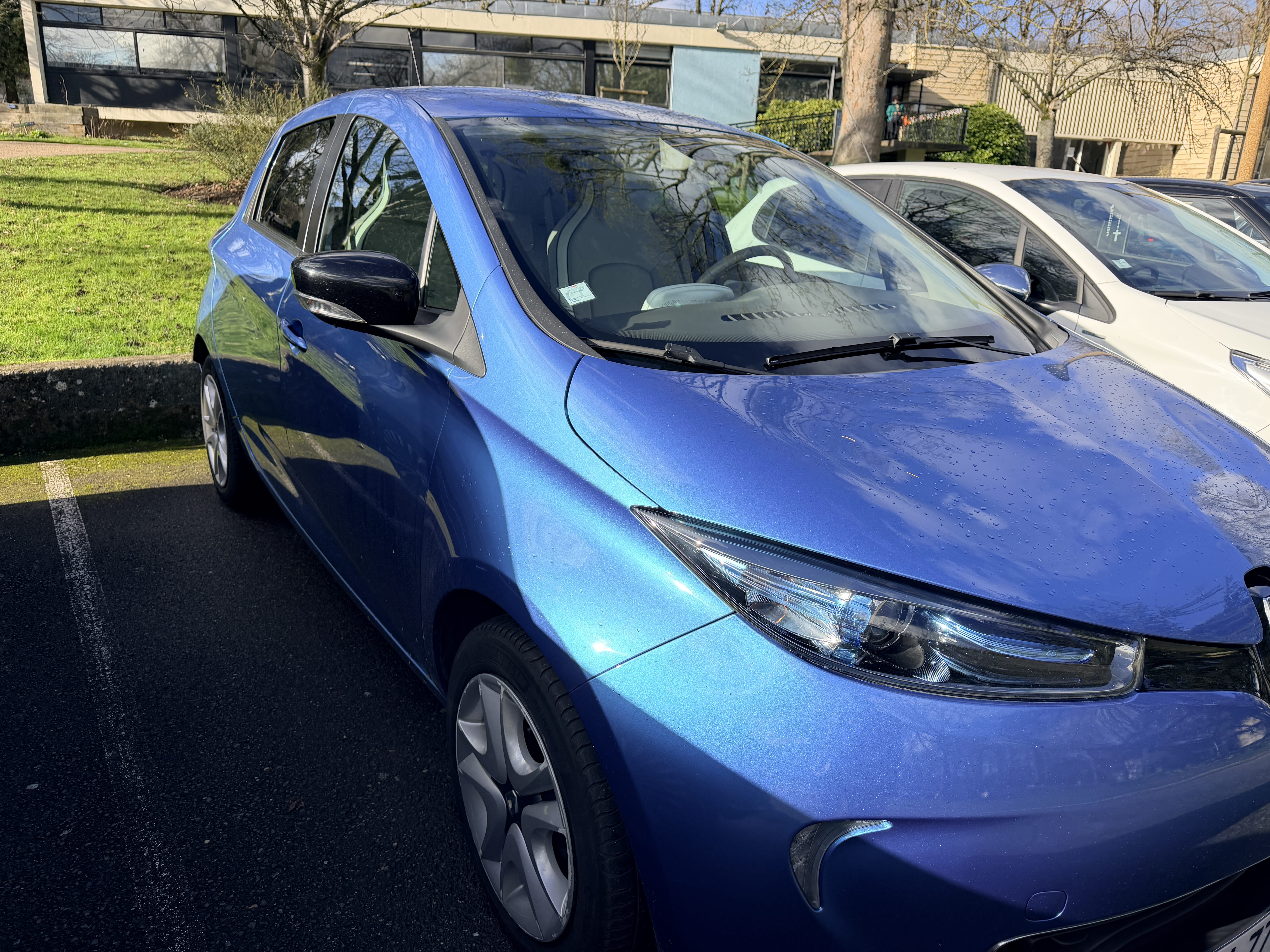 Renault ZOE Parc de petit bourg avec Siège bébé