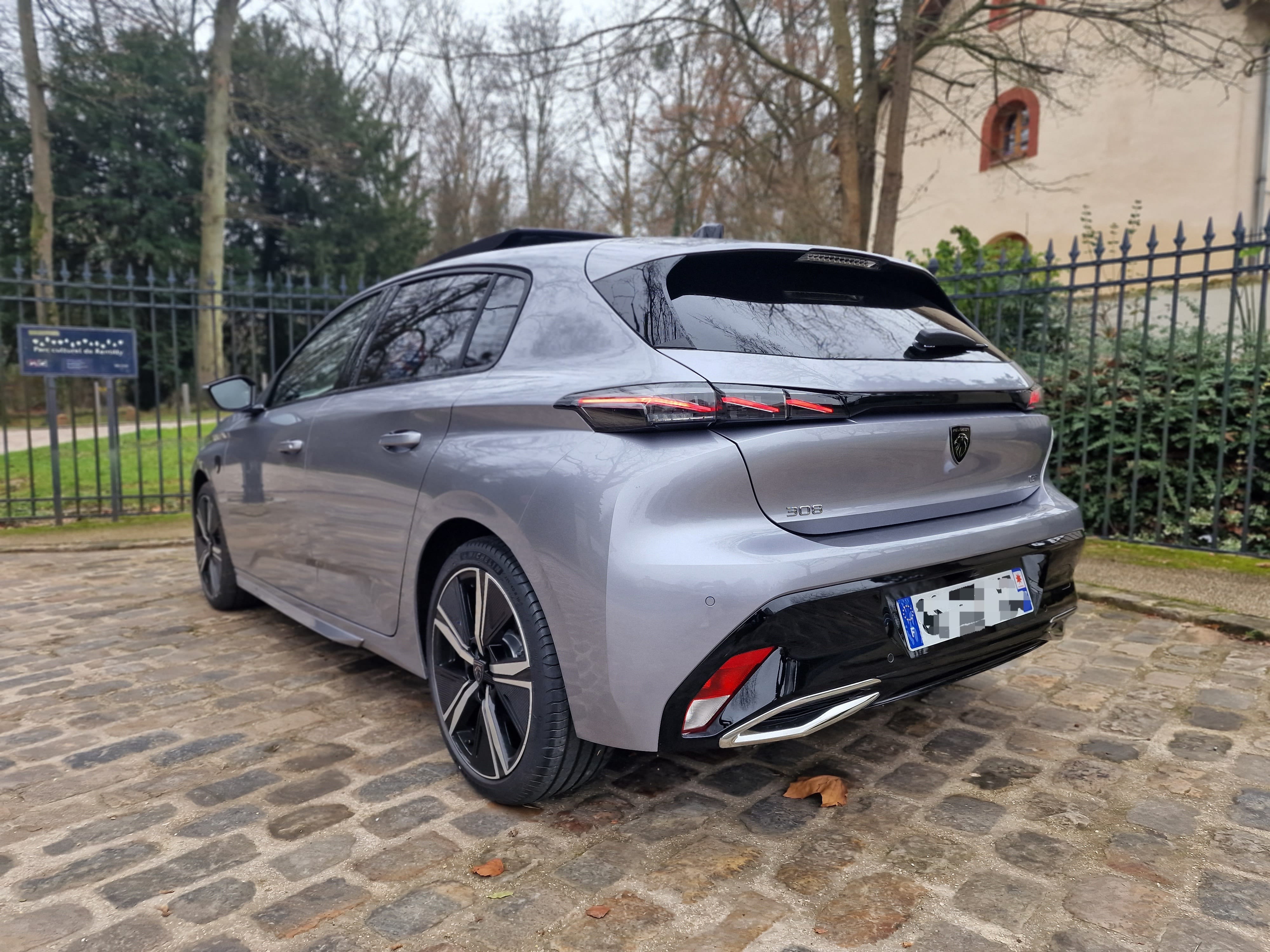 Peugeot 308 avec GPS