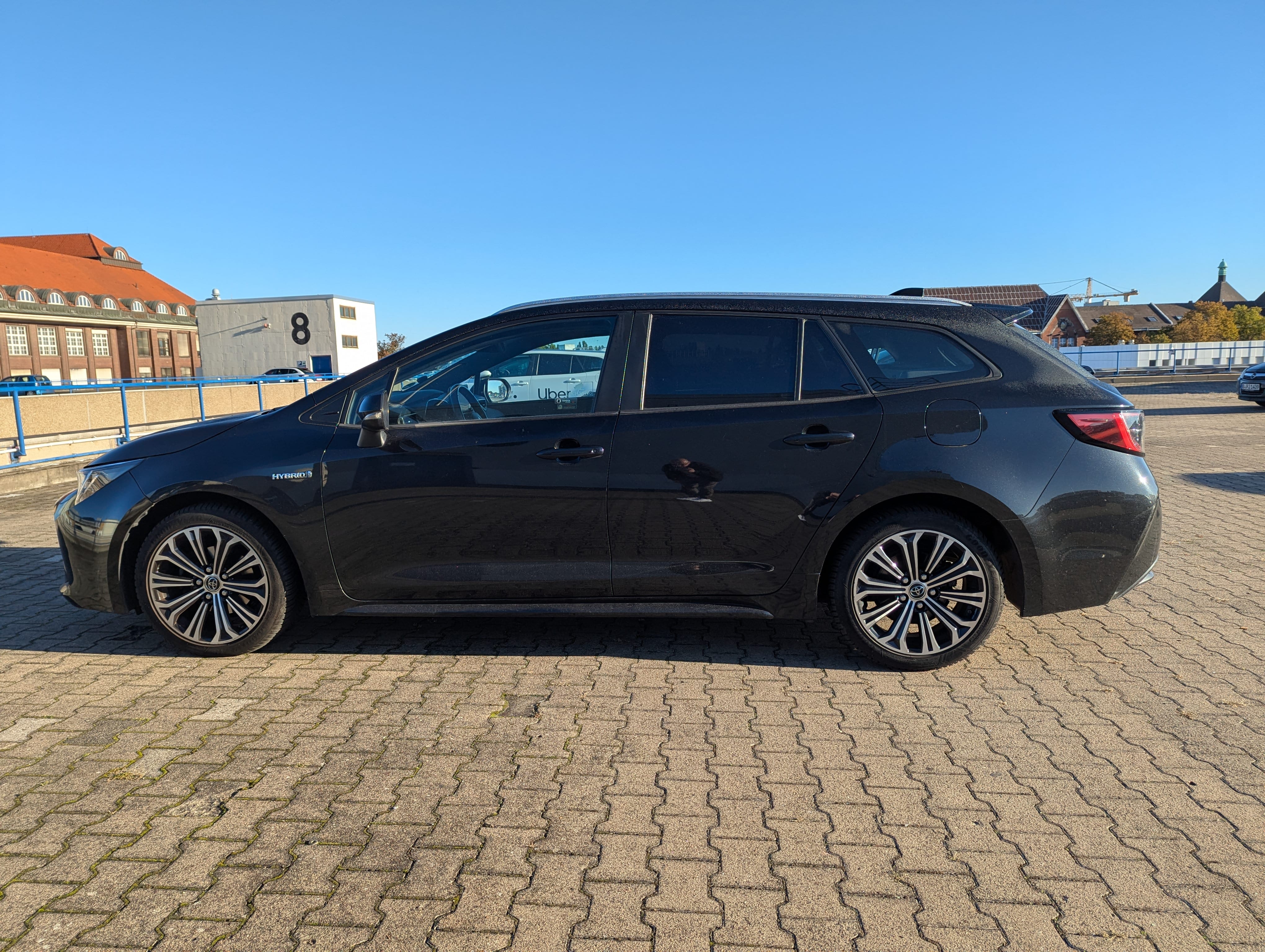 Toyota Corolla Touring Sports Design Hybrid mit Klimaanlage