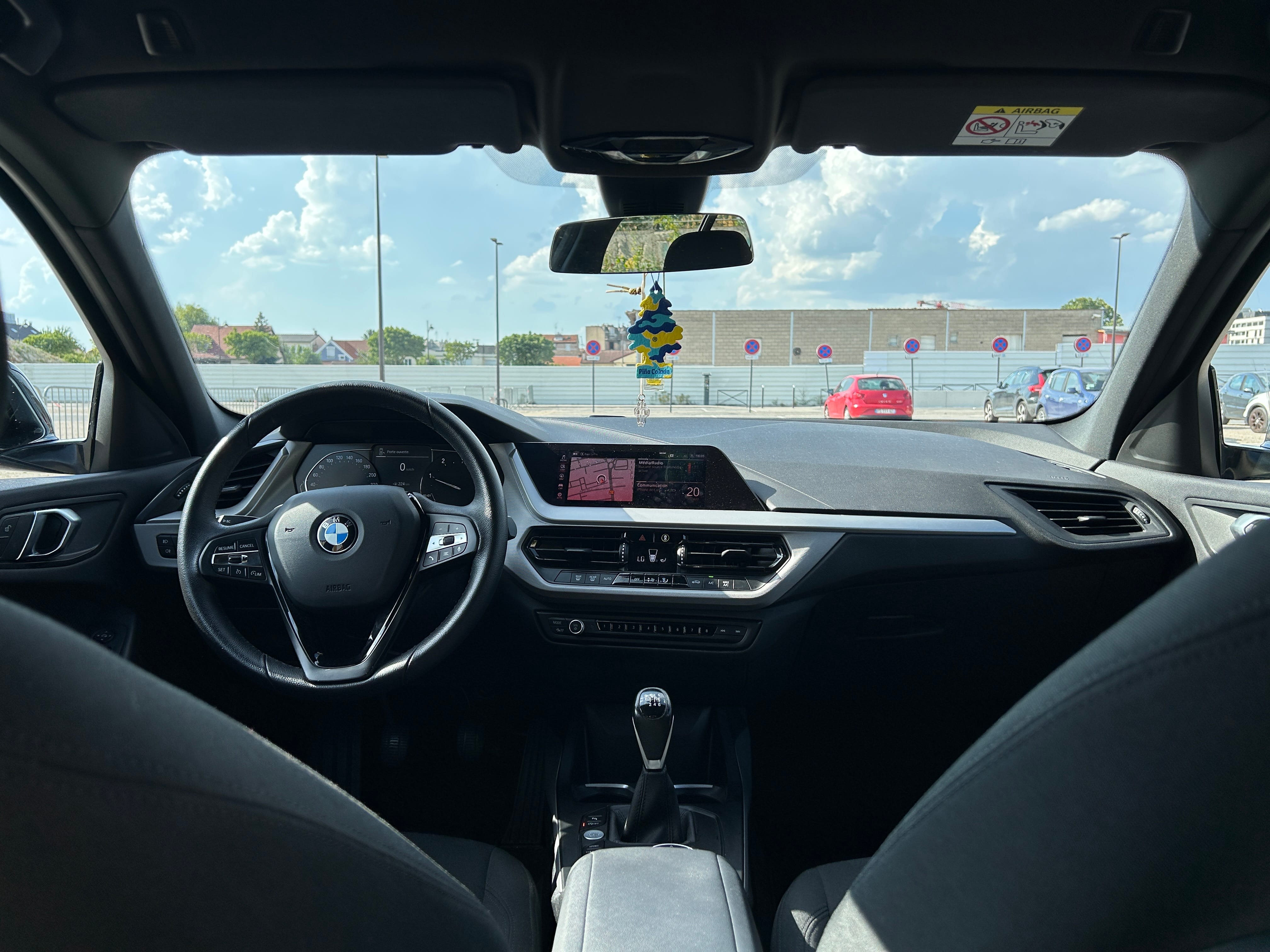 BMW Série 1 avec GPS