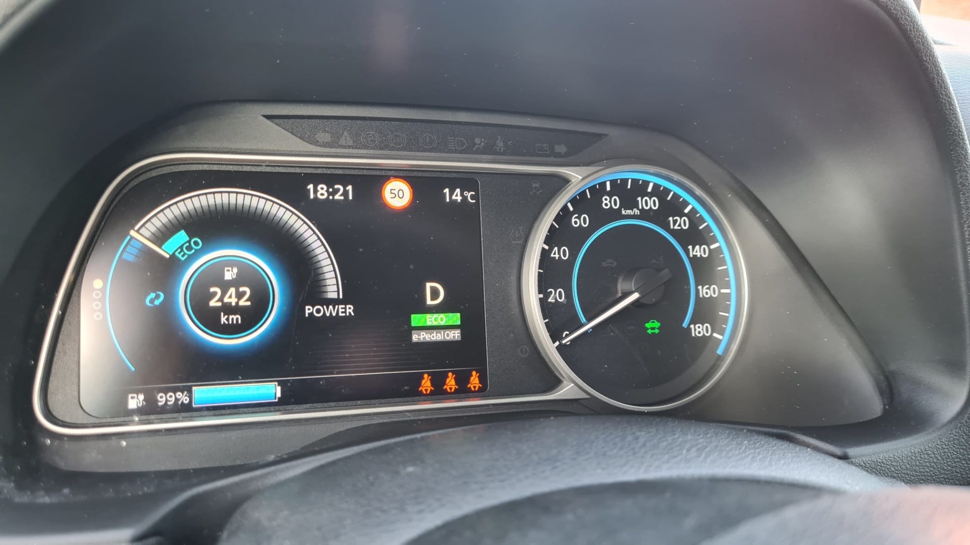 Nissan Leaf 40kwh med Lydinngang