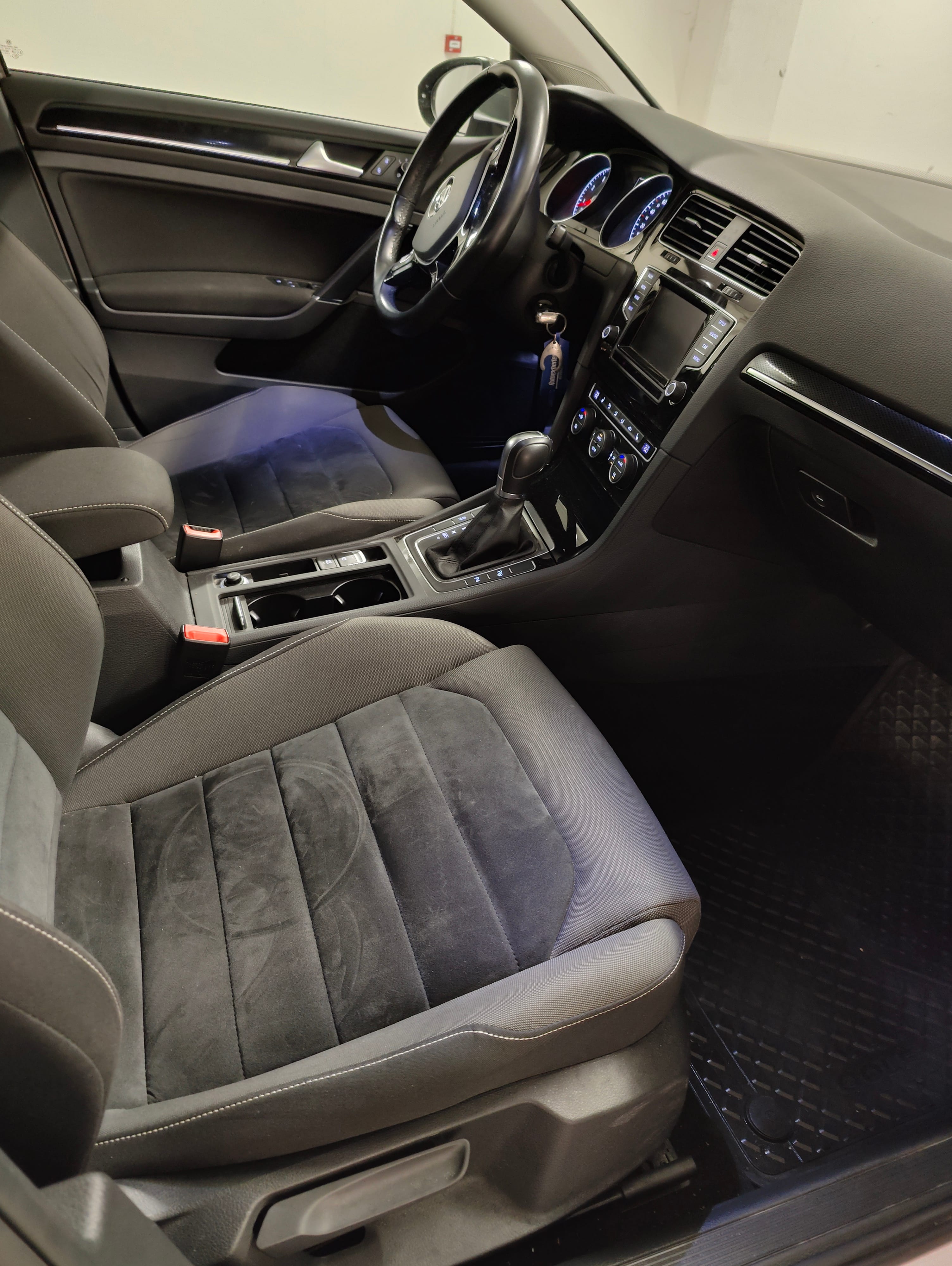 Volkswagen Golf Stasjonsvogn, automat gir med Bluetooth audio