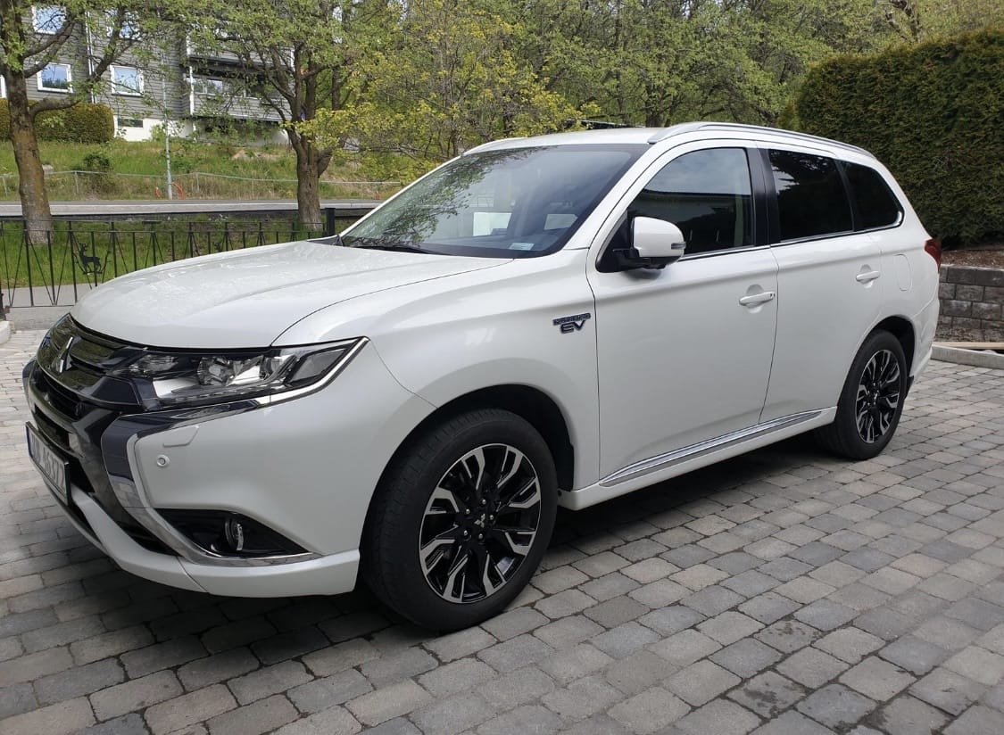Mitsubishi Outlander, 2016, Blyfri 95 / Elektrisk (hybrid), automatisk