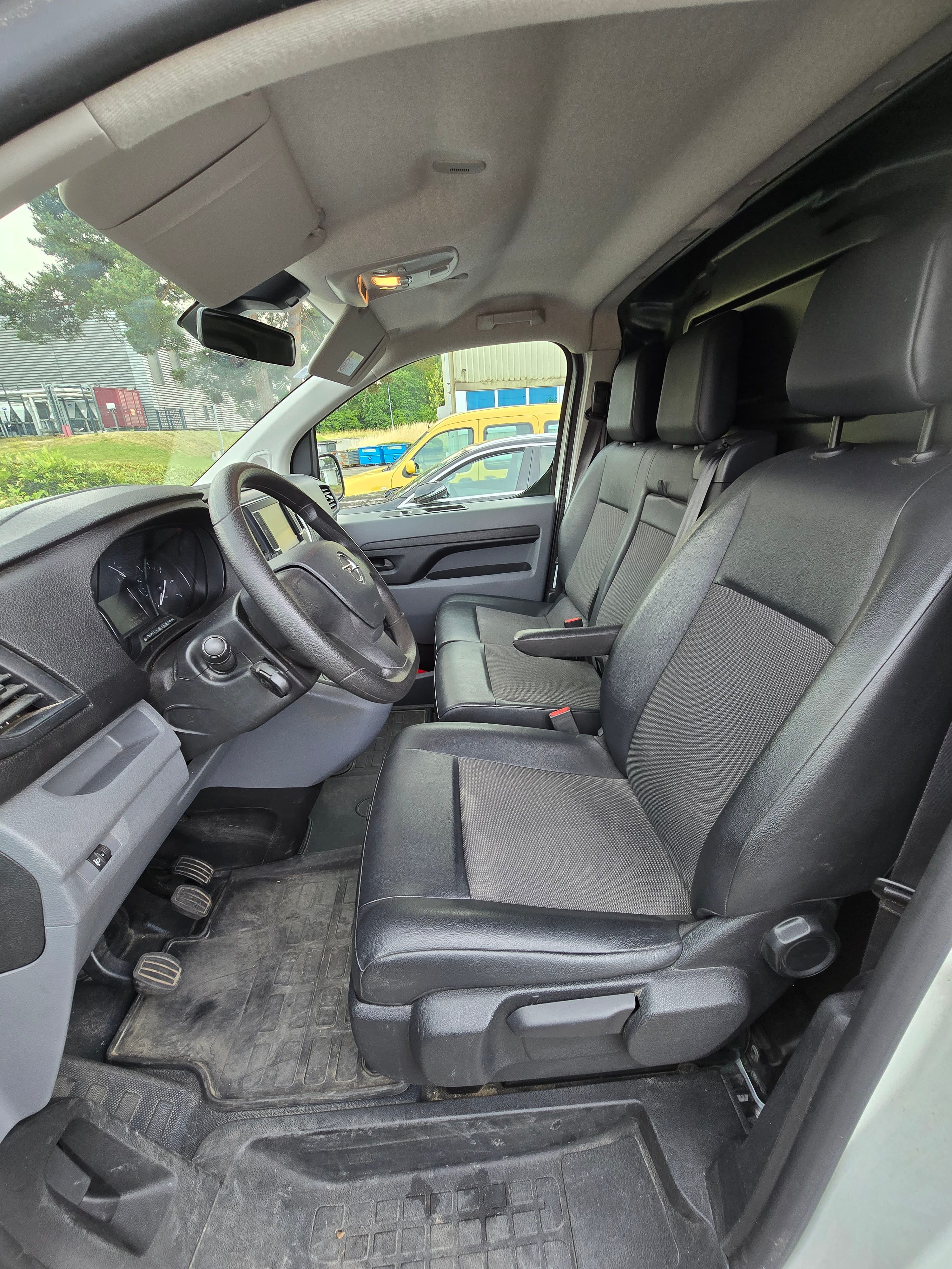 Opel Vivaro avec Régulateur de vitesse