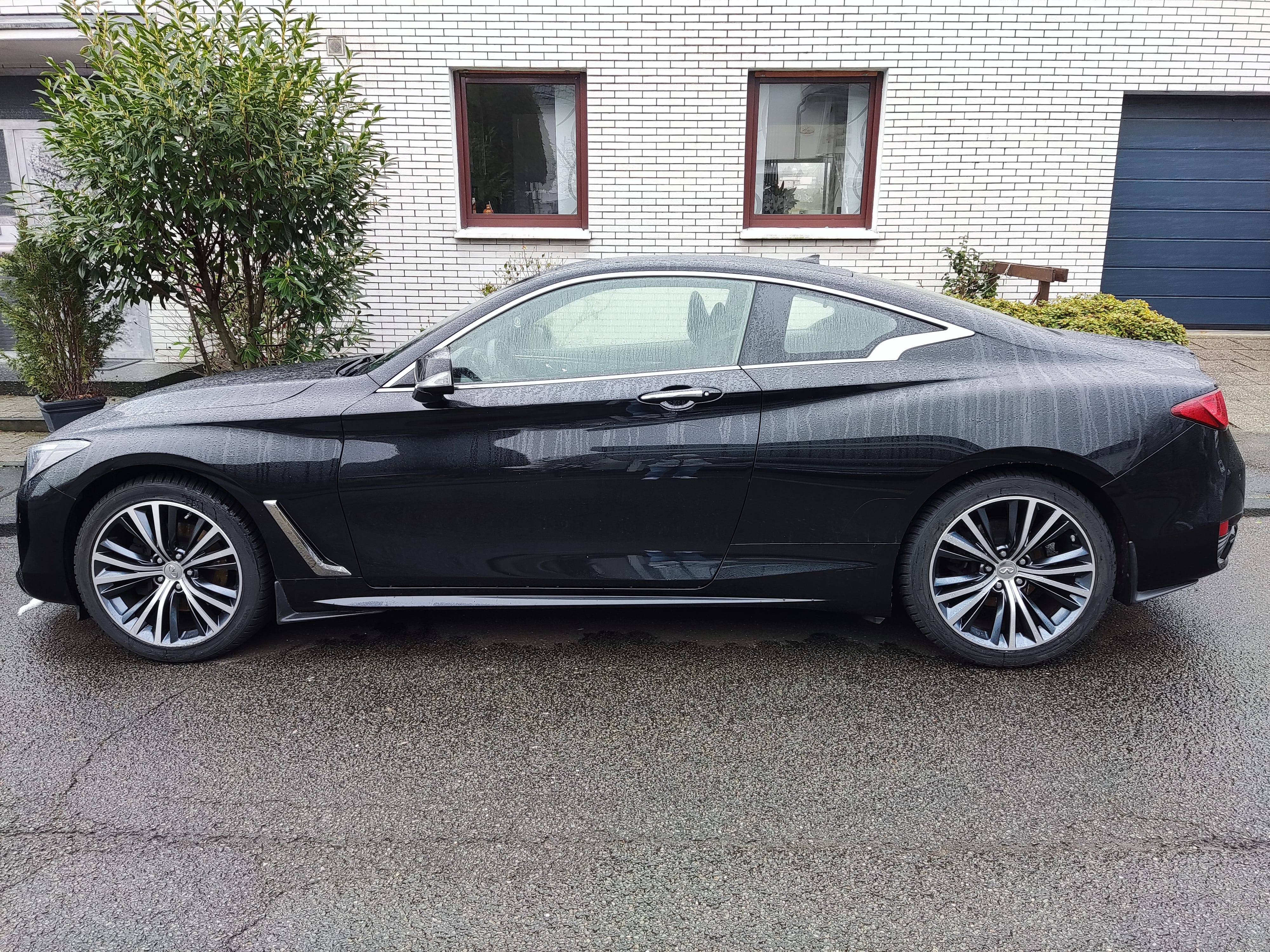 Infiniti Q60 Coupé mit Bluetooth-Audio