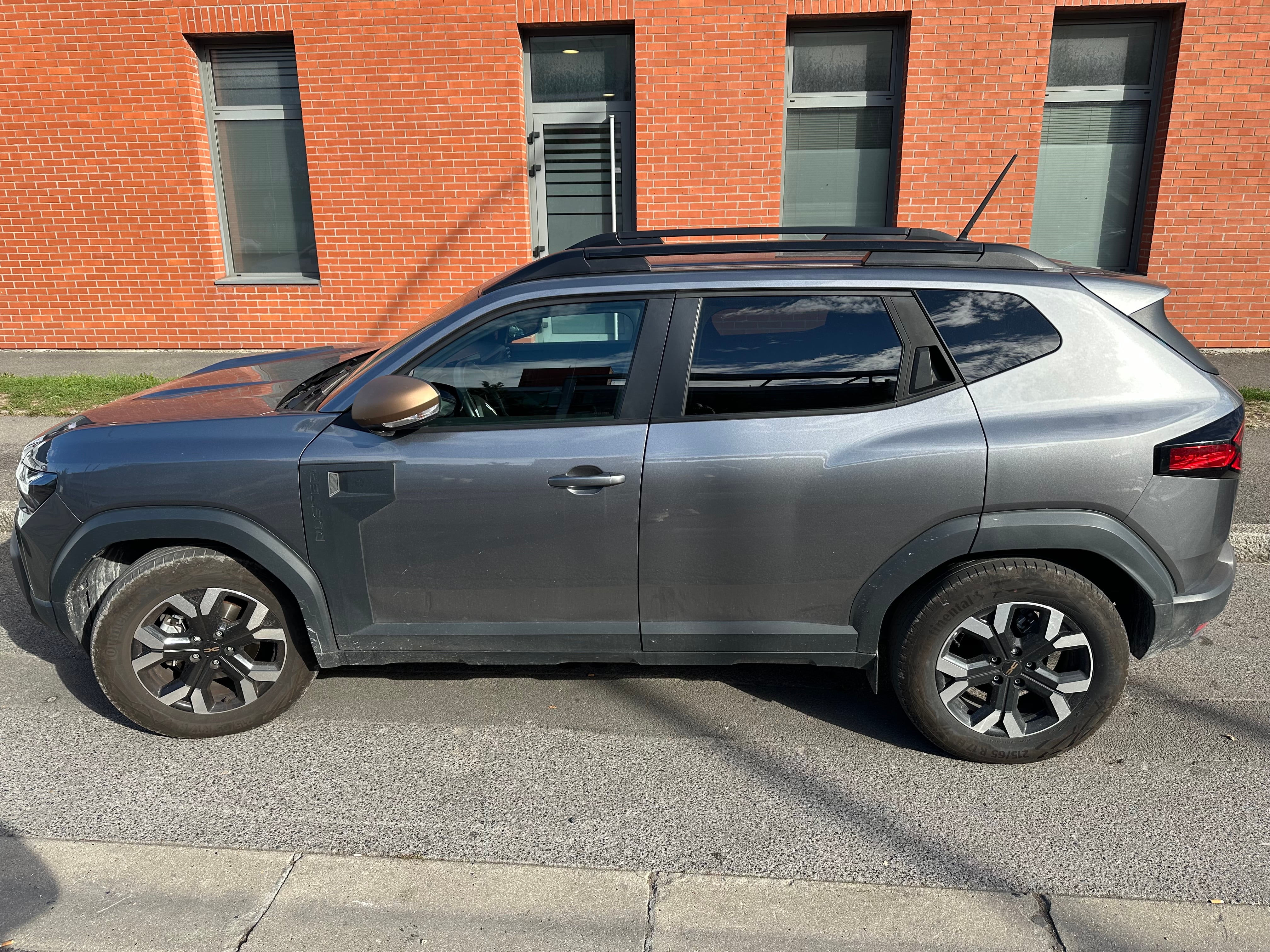 Dacia Duster, 2025, Essence 95 / Électrique (hybride), automatique