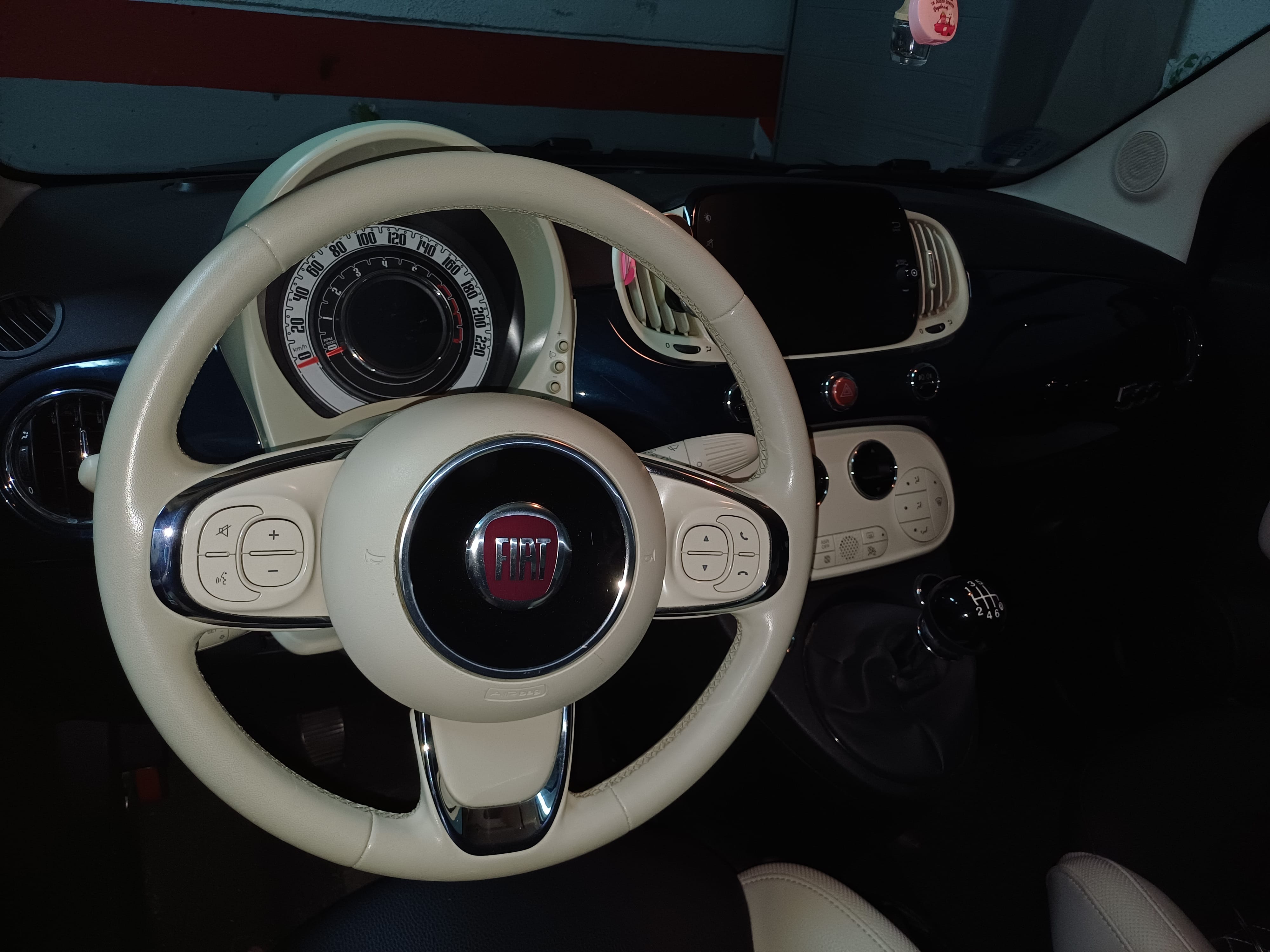 Fiat 500 Híbrido con GPS