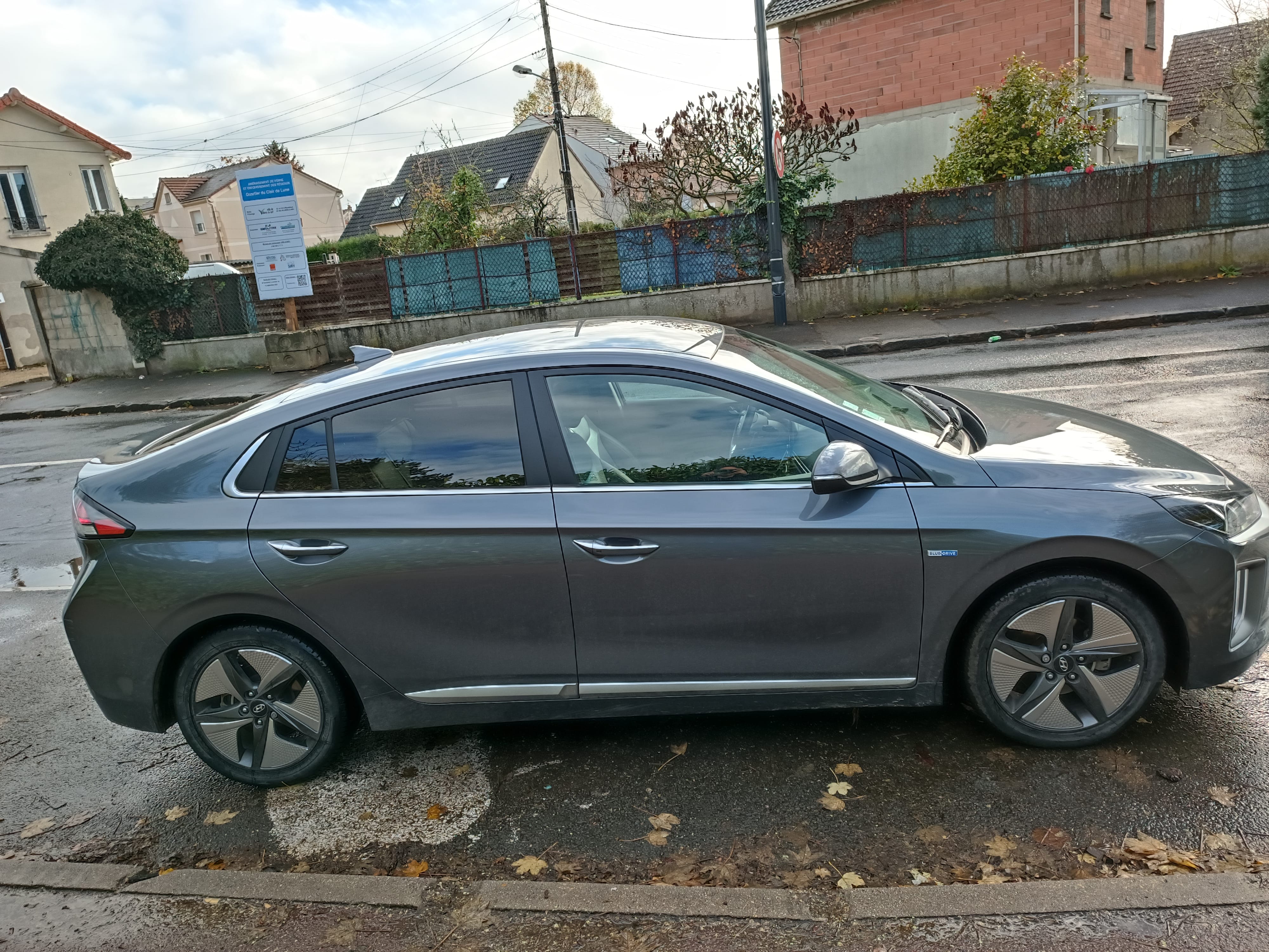 Hyundai Ioniq Hybride avec Climatisation