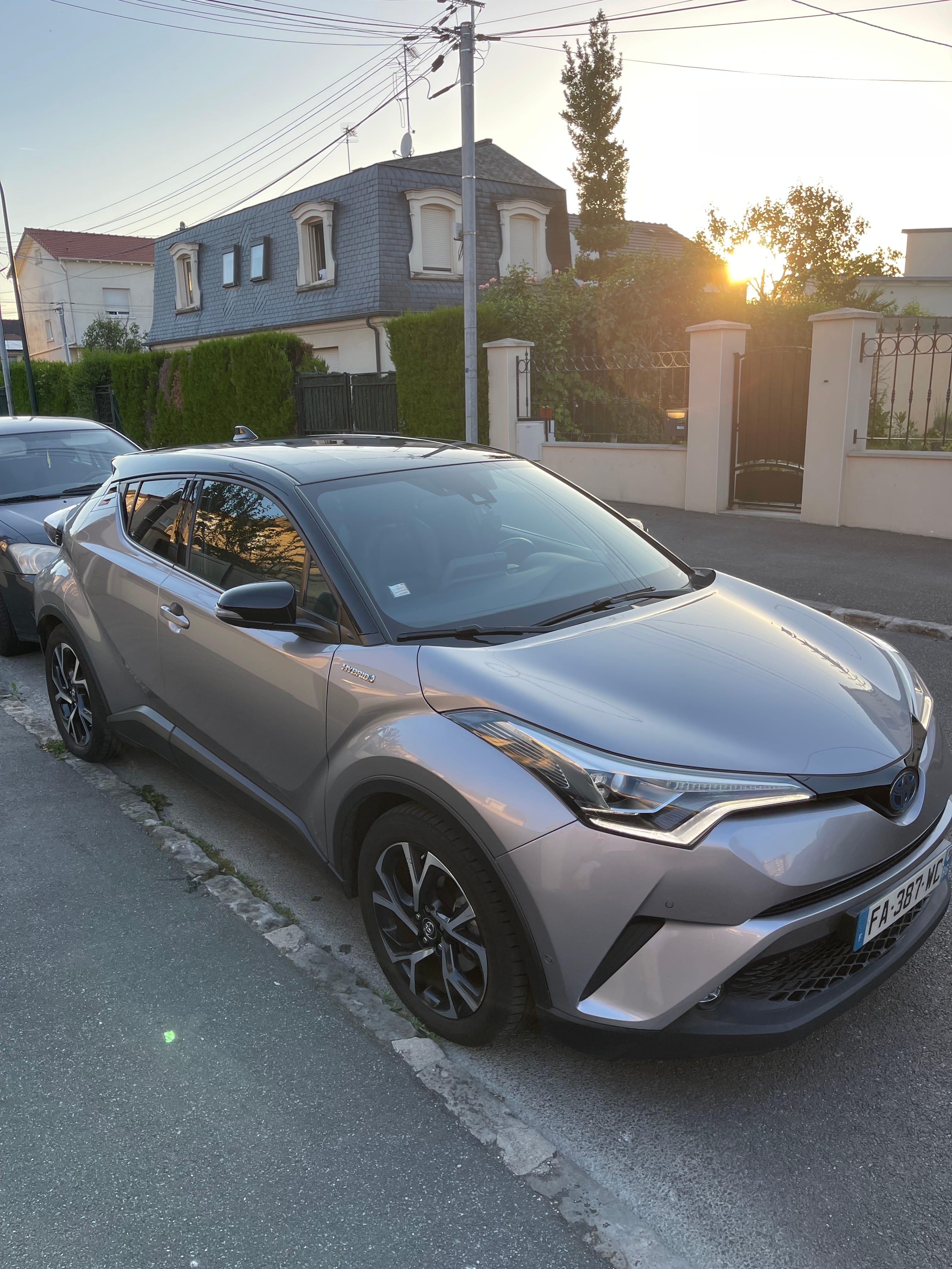 Toyota C-HR Hybrid avec Climatisation