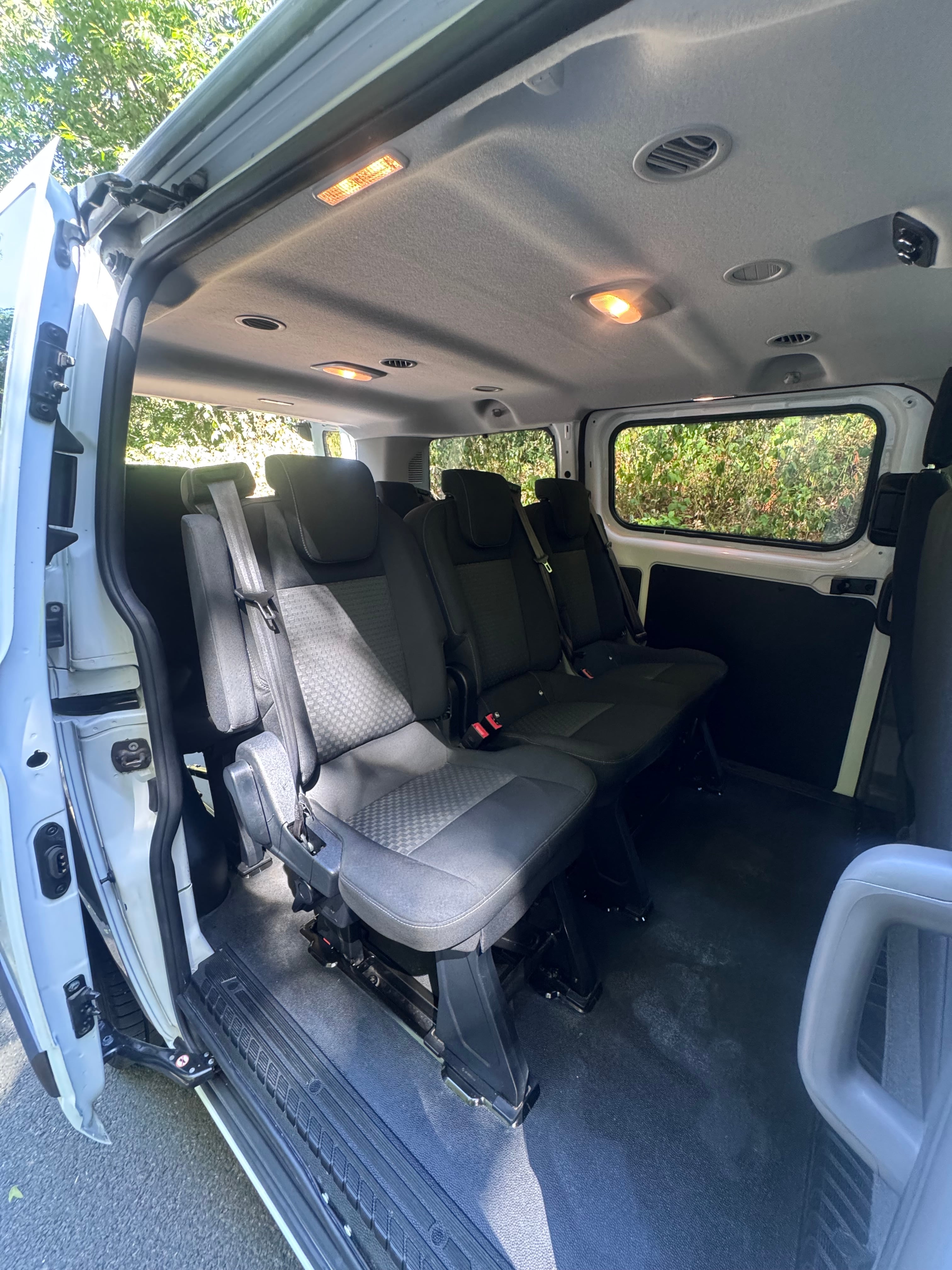 Ford Transit Custom Kombi avec Apple CarPlay