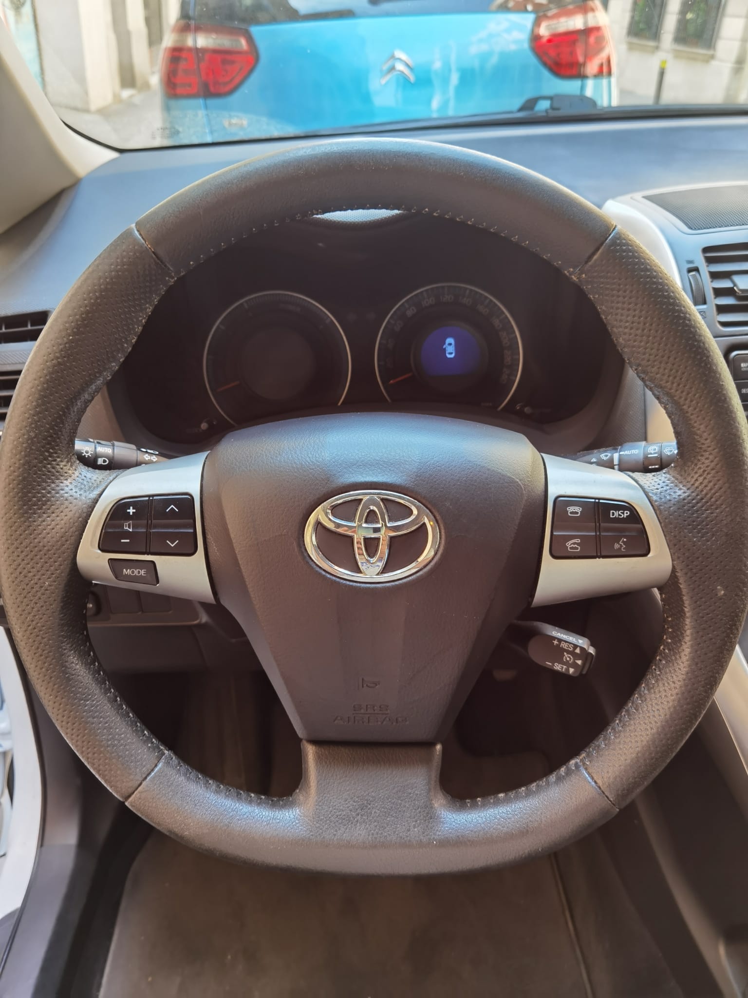 Toyota Auris Gibrid with Dashcam