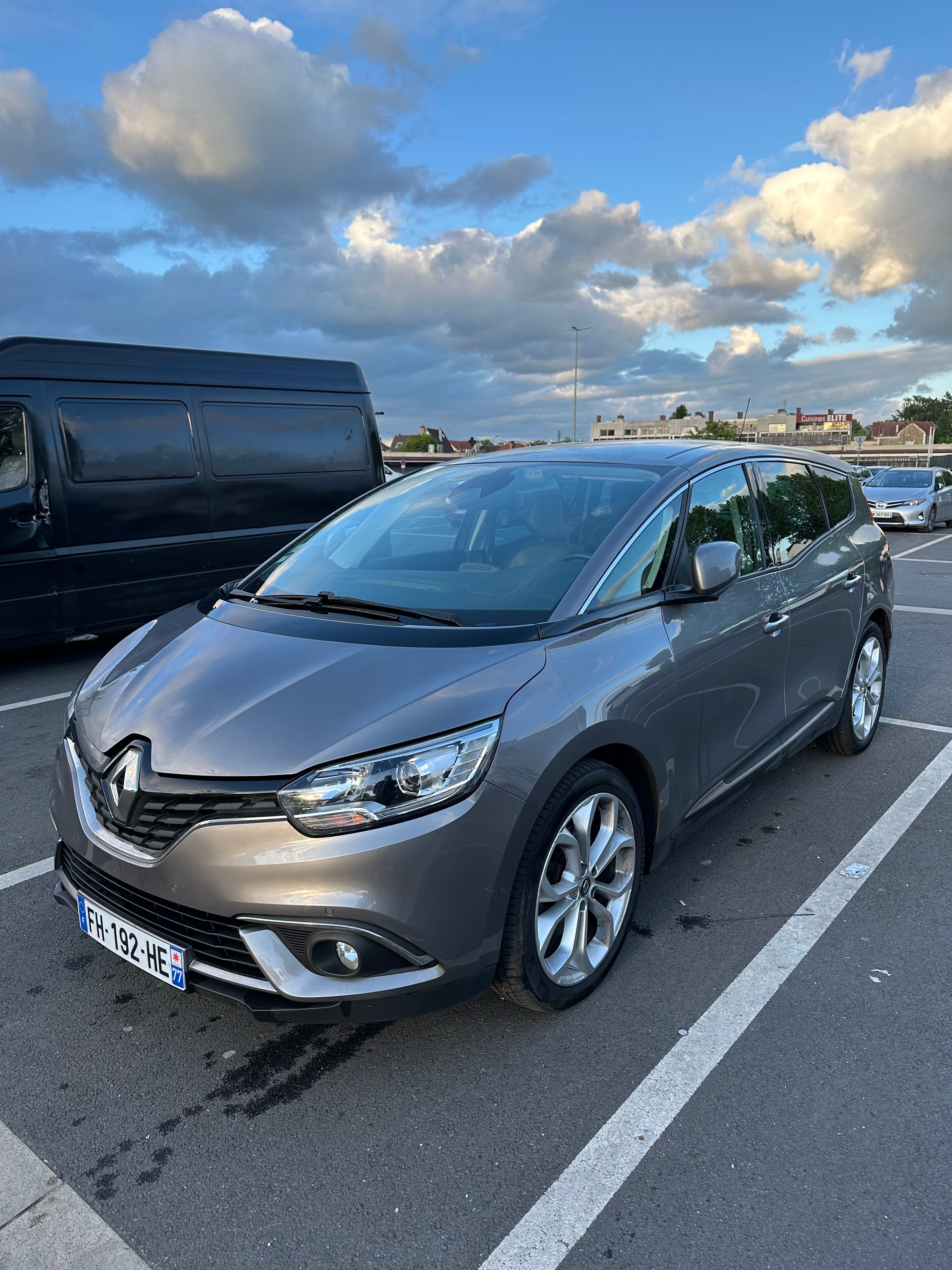 Renault Grand Scenic avec Régulateur de vitesse