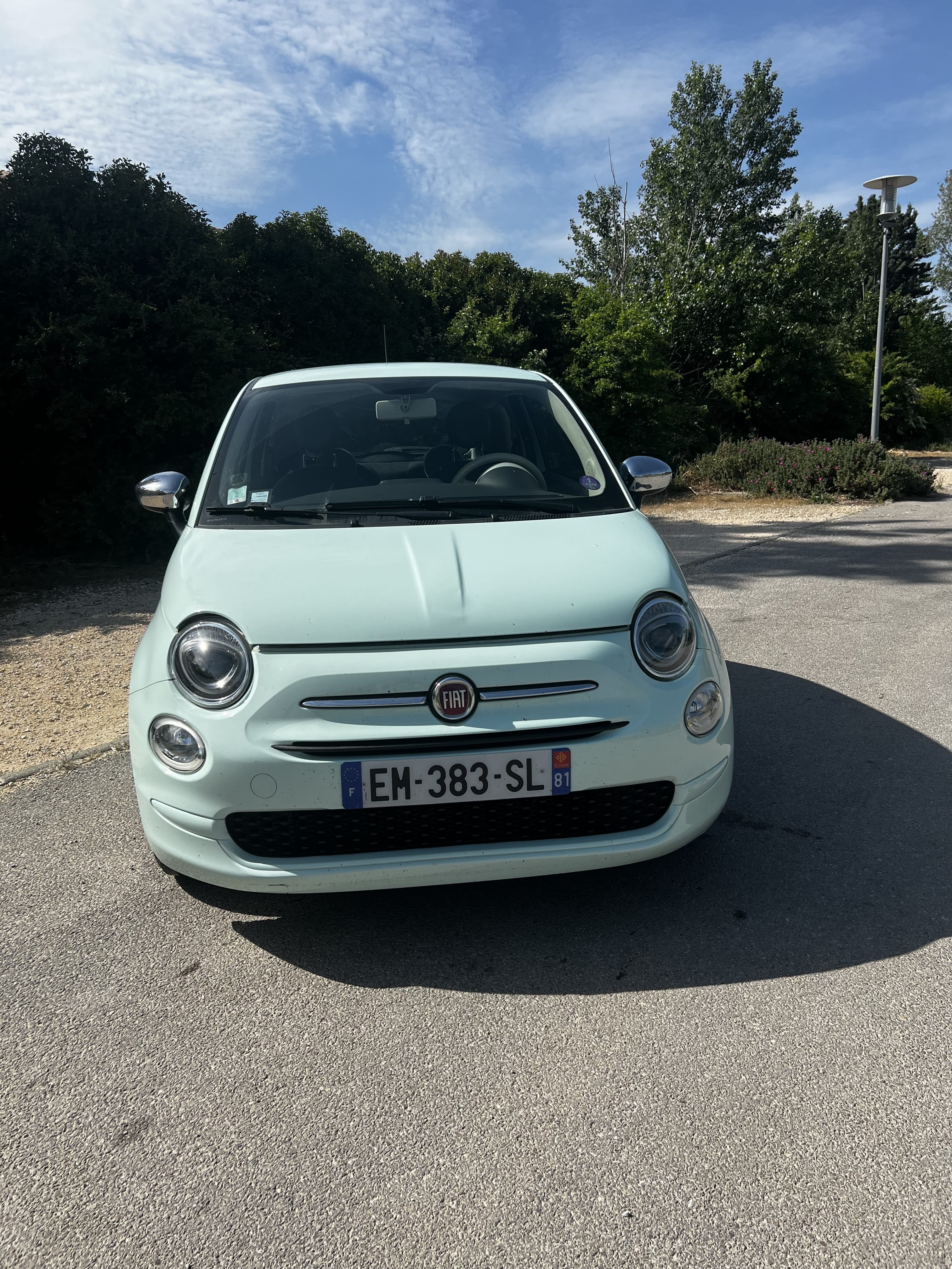 Fiat 500 Lounge with USB charging ports