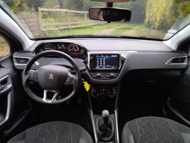 Peugeot 2008 1.2 PureTech 110 BVM5 Style avec GPS