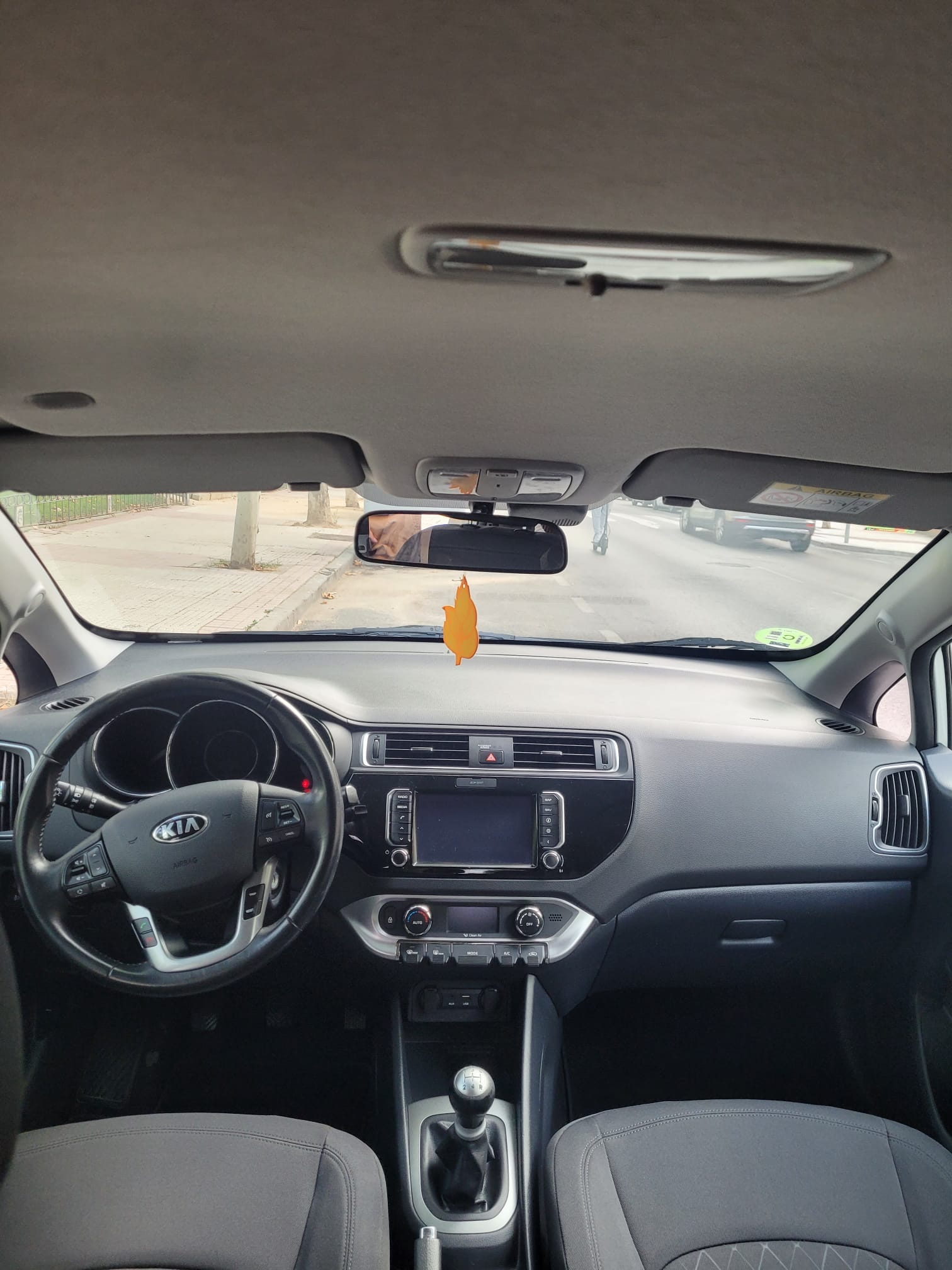 Kia Rio 5-Door EX con Control de velocidad