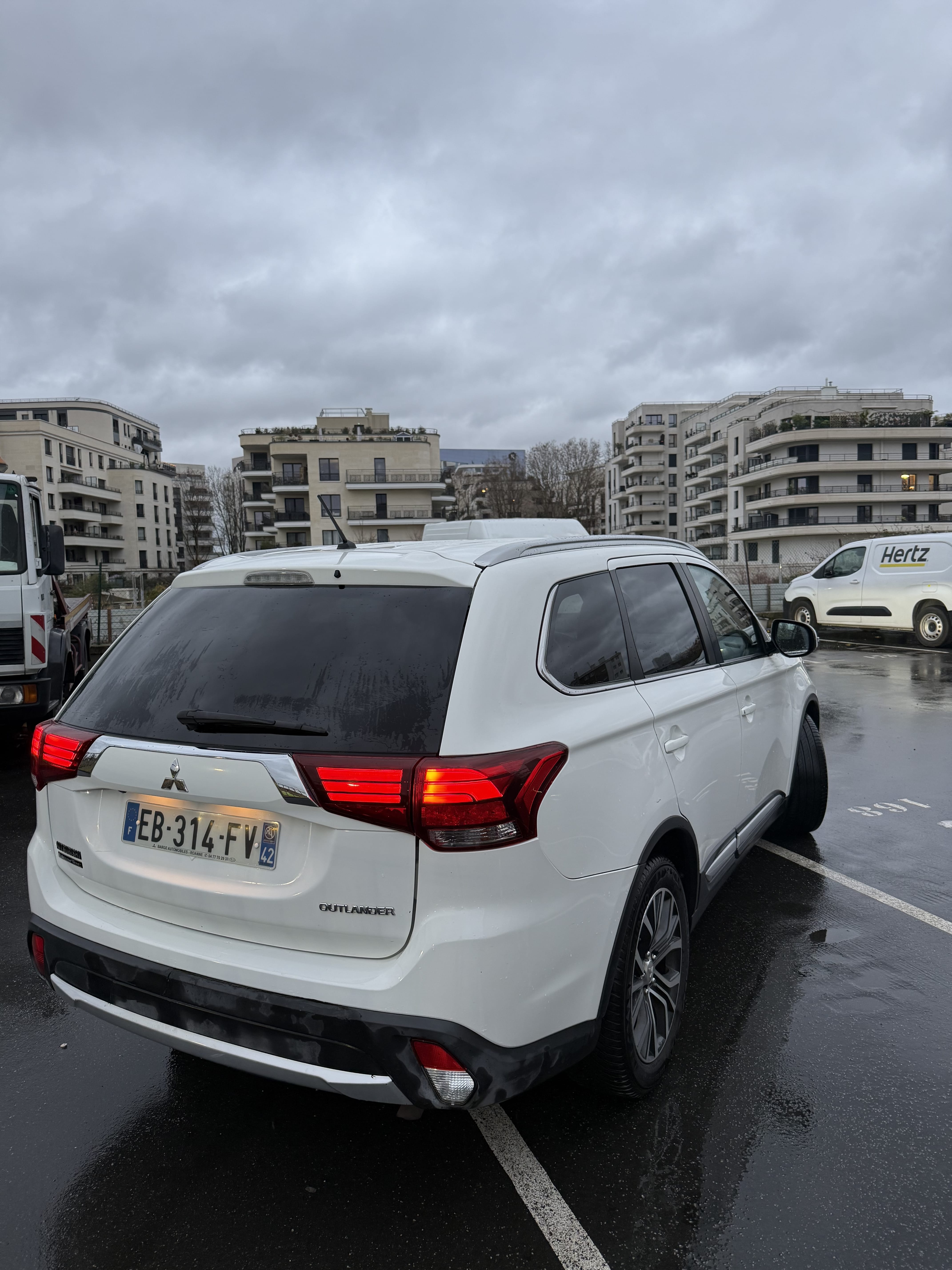 Mitsubishi Outlander avec GPS