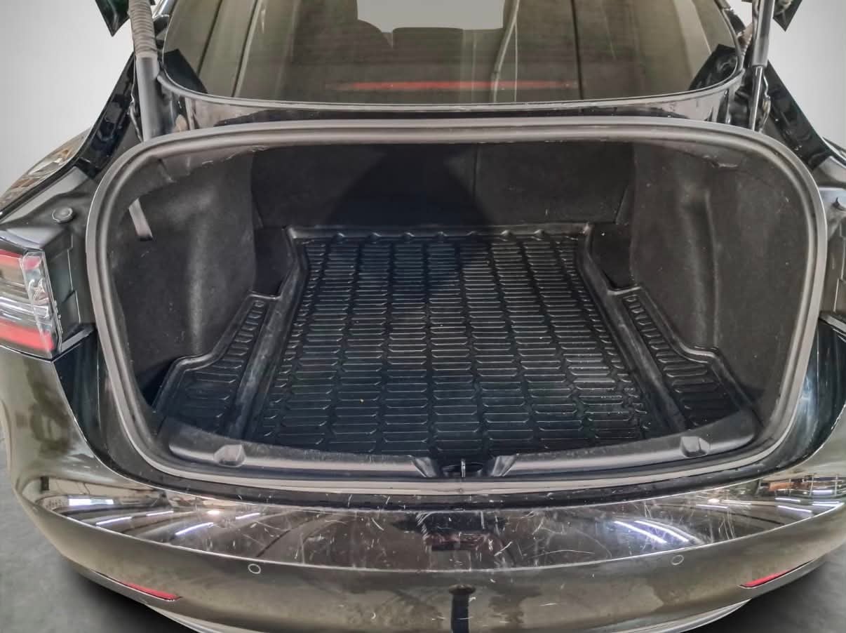 Tesla Model 3 med Ryggekamera