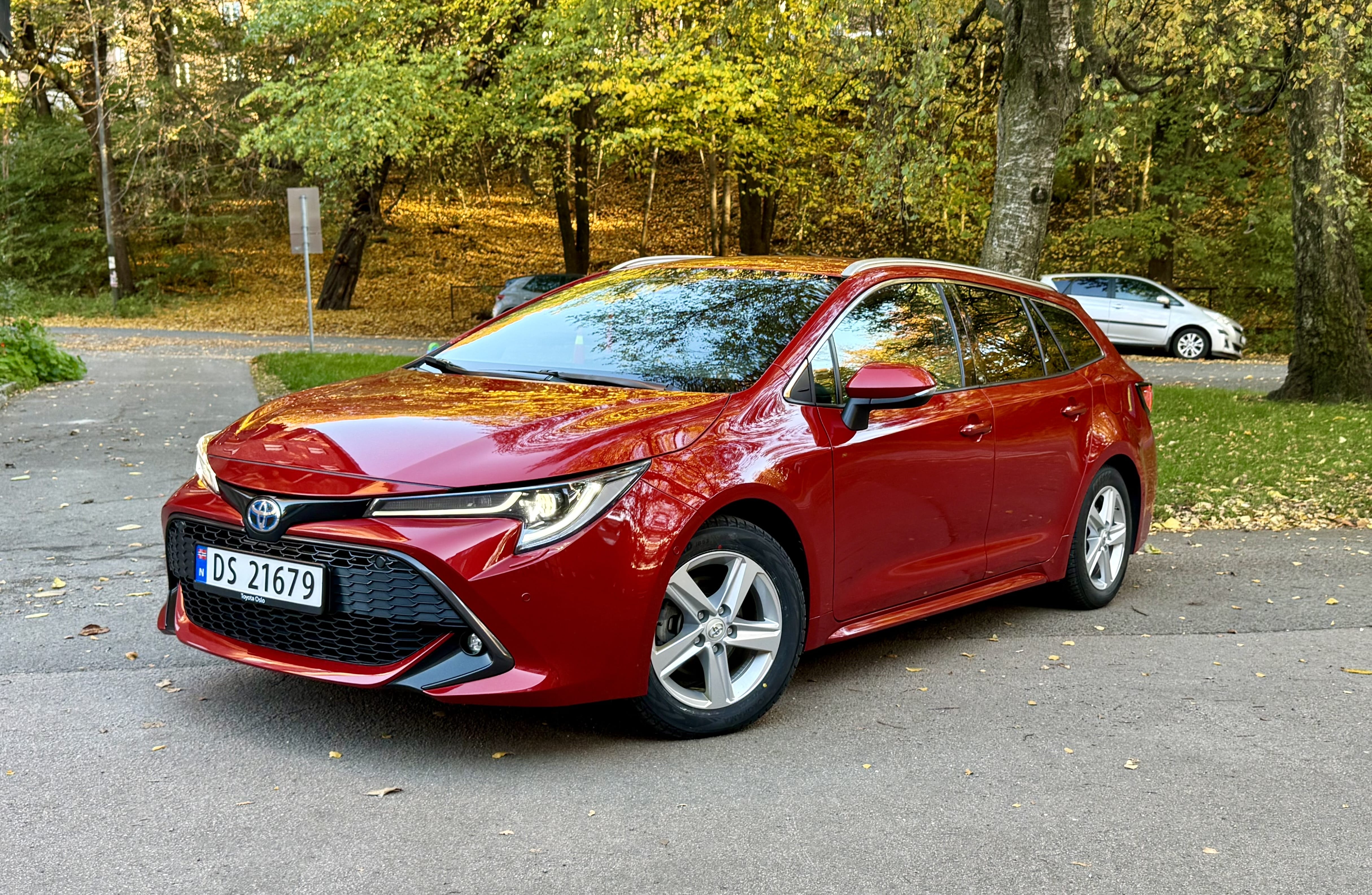 Toyota Corolla, 2023, Blyfri 95 / Elektrisk (hybrid), automatisk