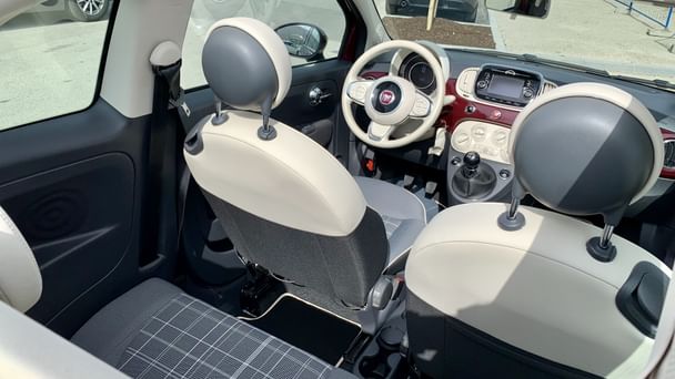 Fiat 500 C Partez à l’aventure avec notre Fiat 500 Cab – Style, Confort et Liberté à Bordeaux