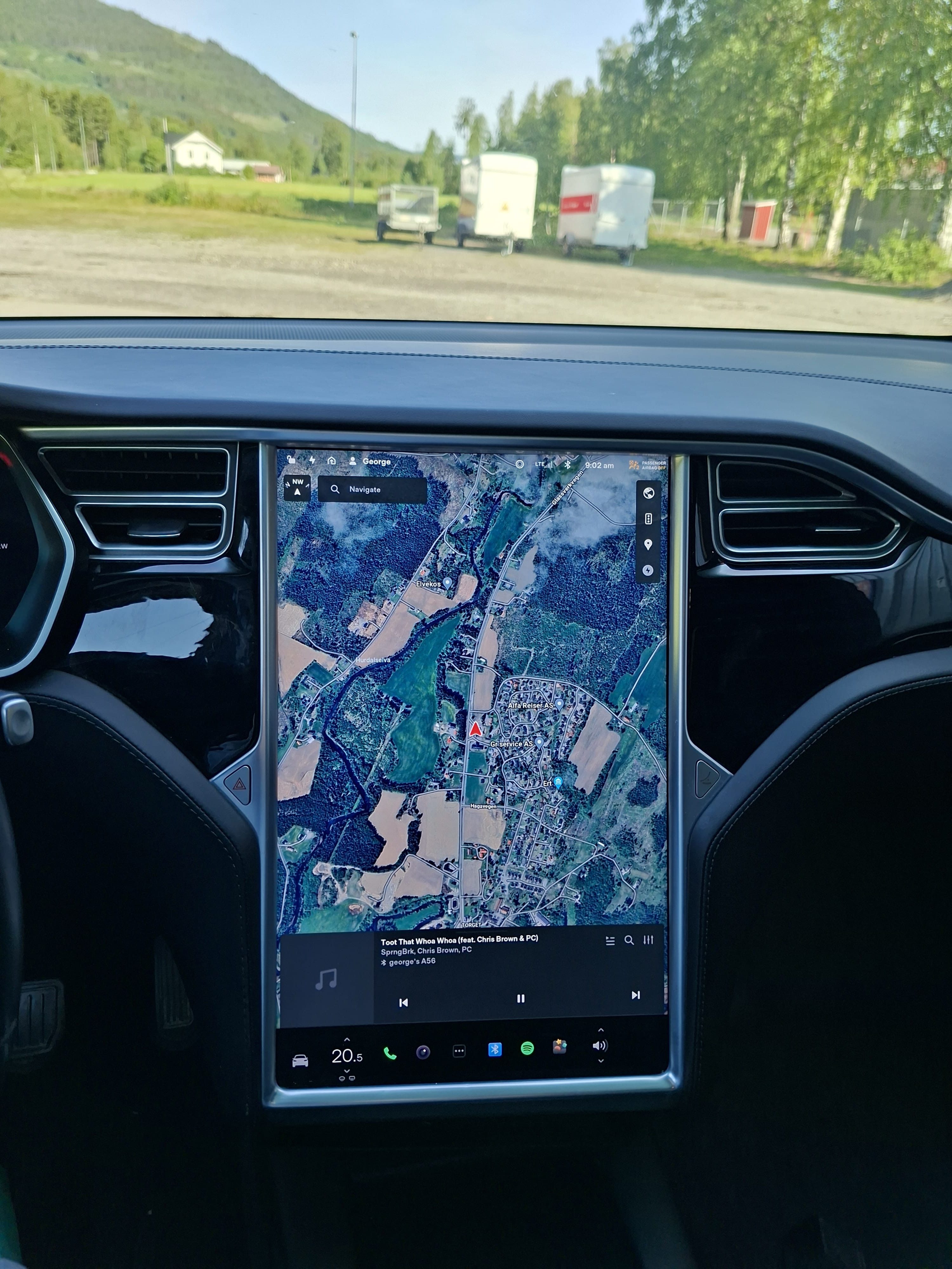 Tesla Model X 75d med Cruisekontroll