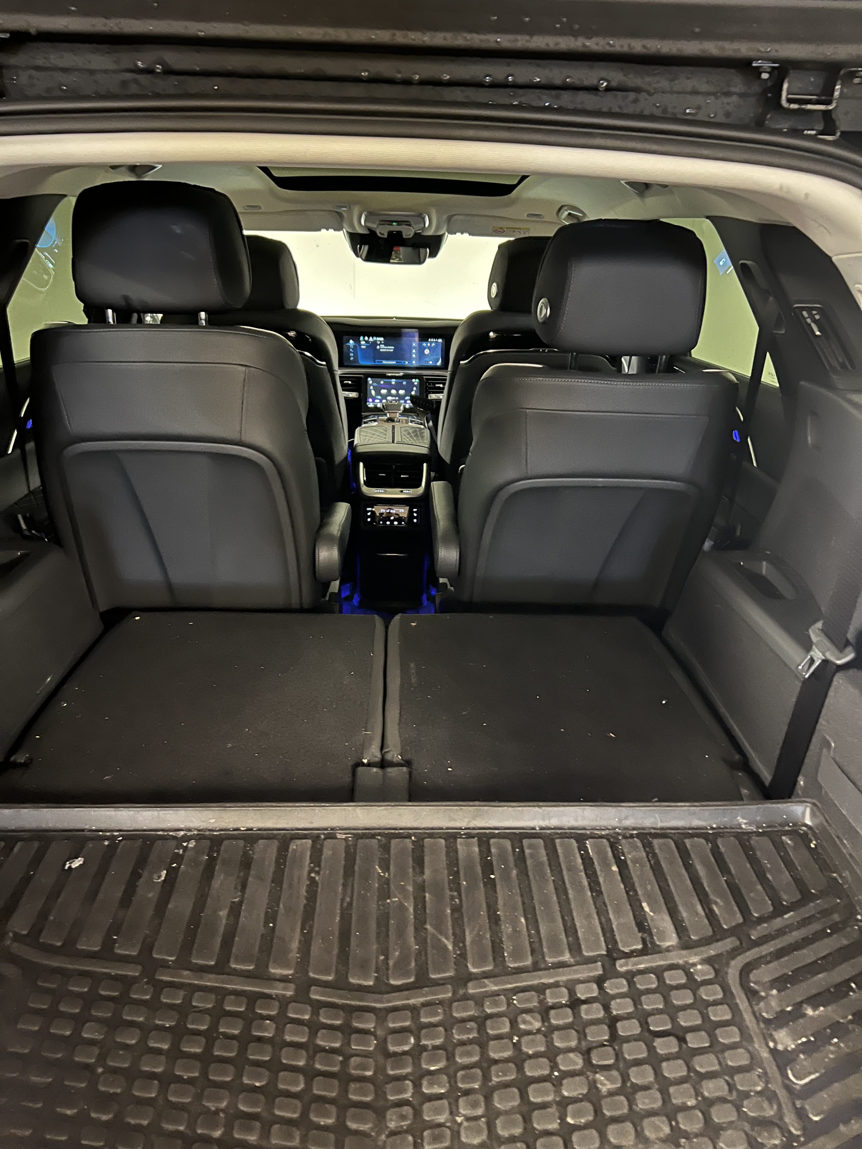 Hongqi E-HS9 med Apple CarPlay