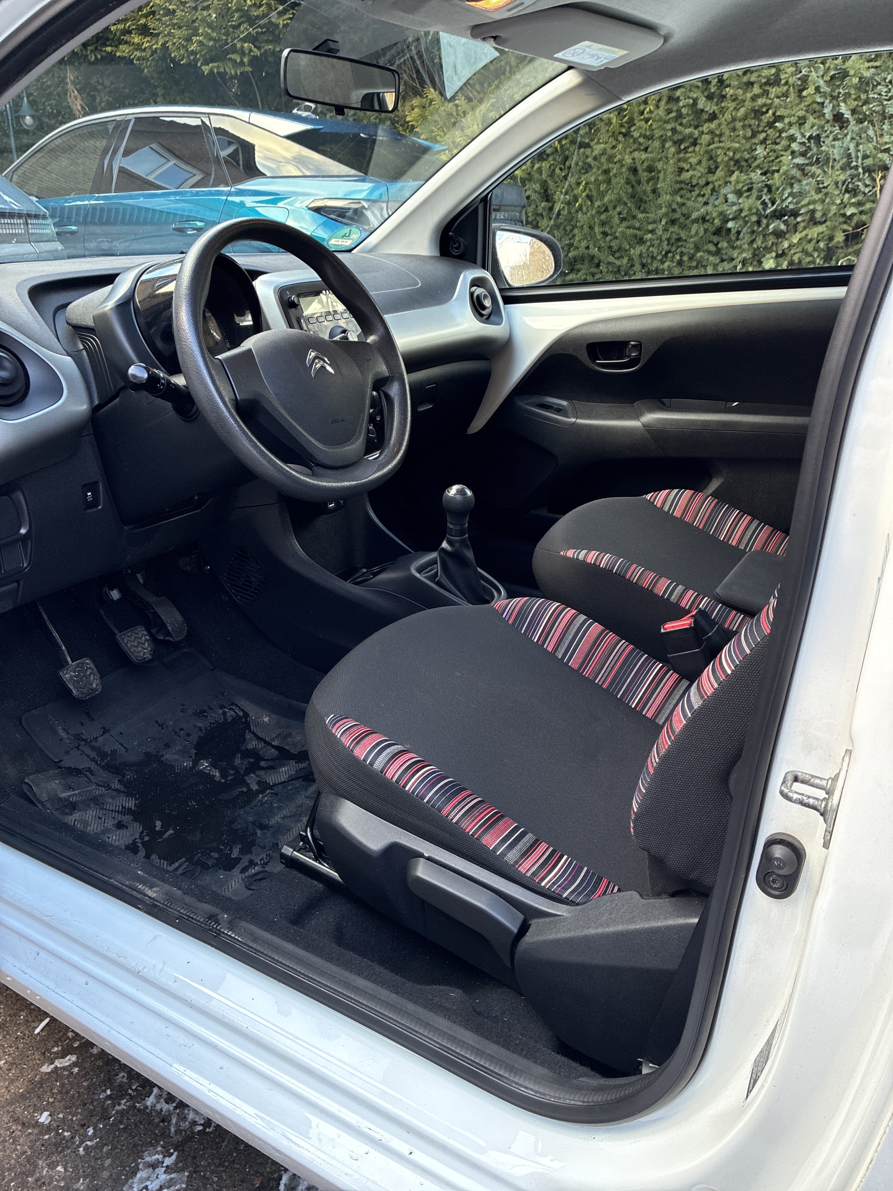 Citroen C1 mit Kindersitz