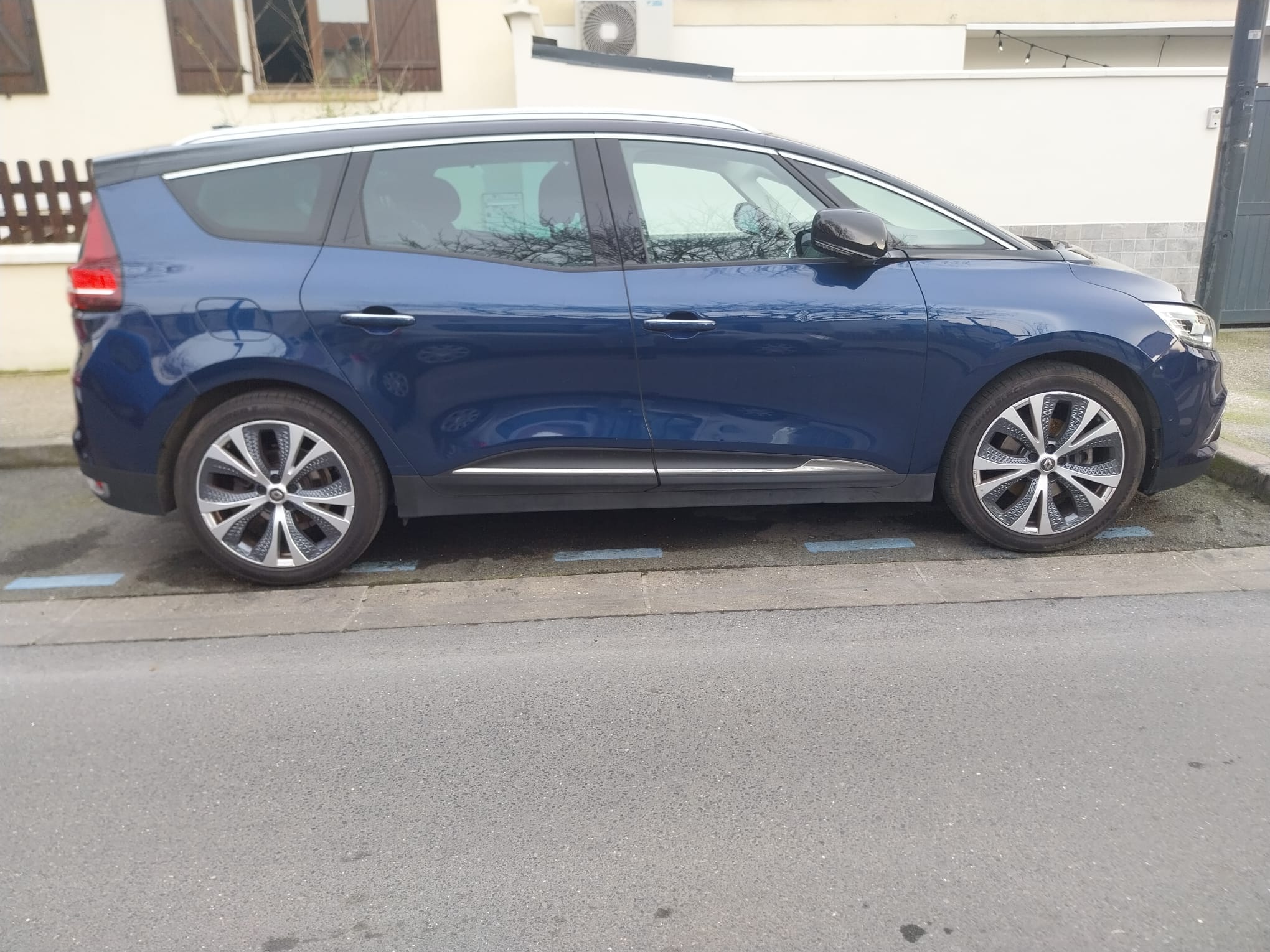 Renault Grand Scenic avec Climatisation