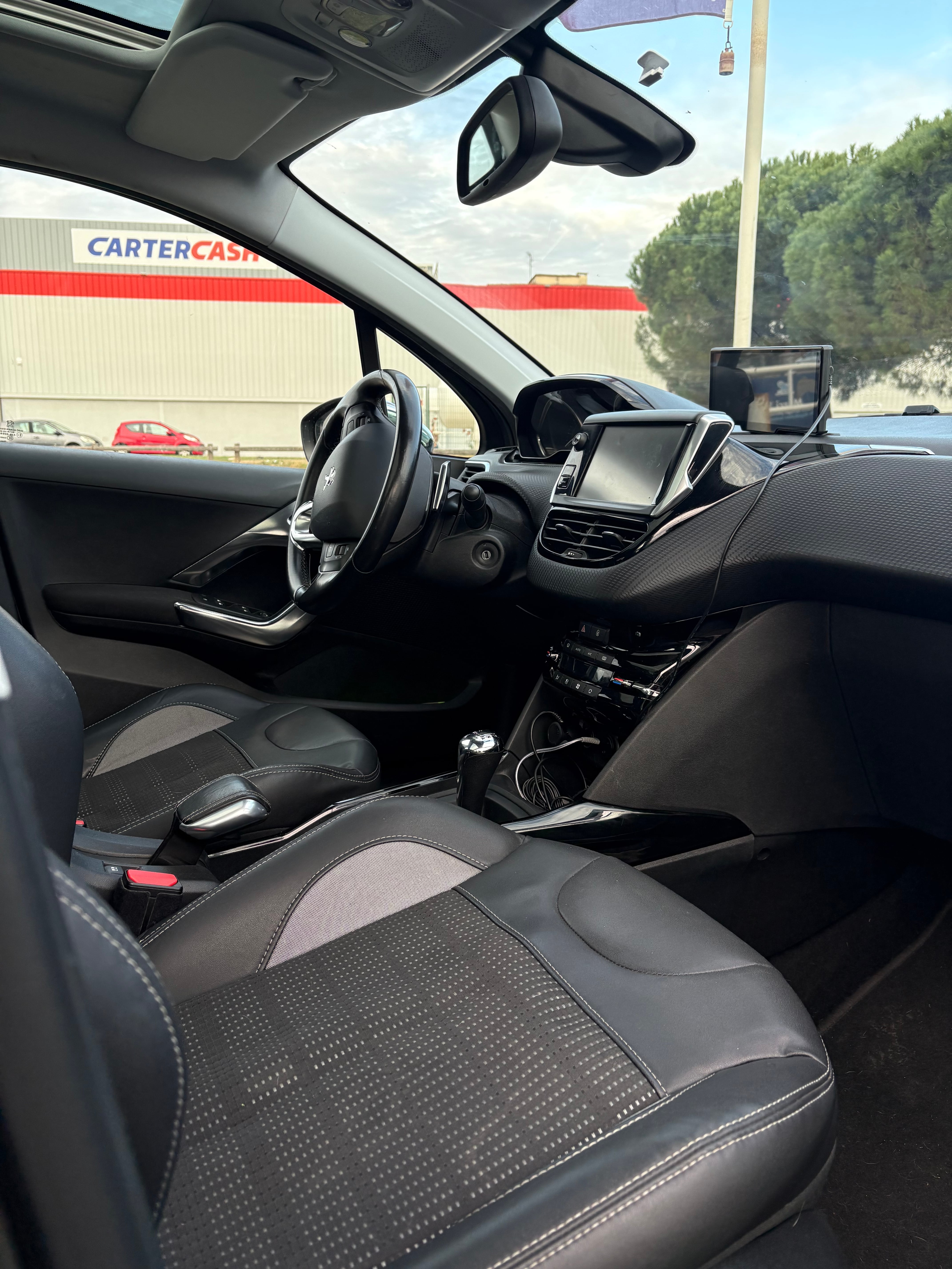 Peugeot 2008 avec GPS