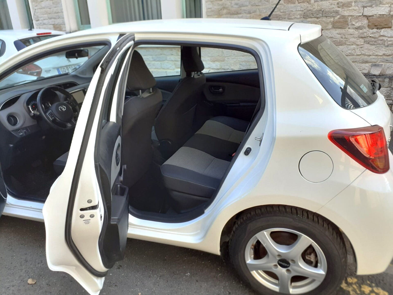 Toyota Yaris Hybride avec Climatisation