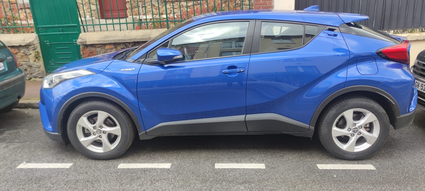 Toyota C-HR avec GPS