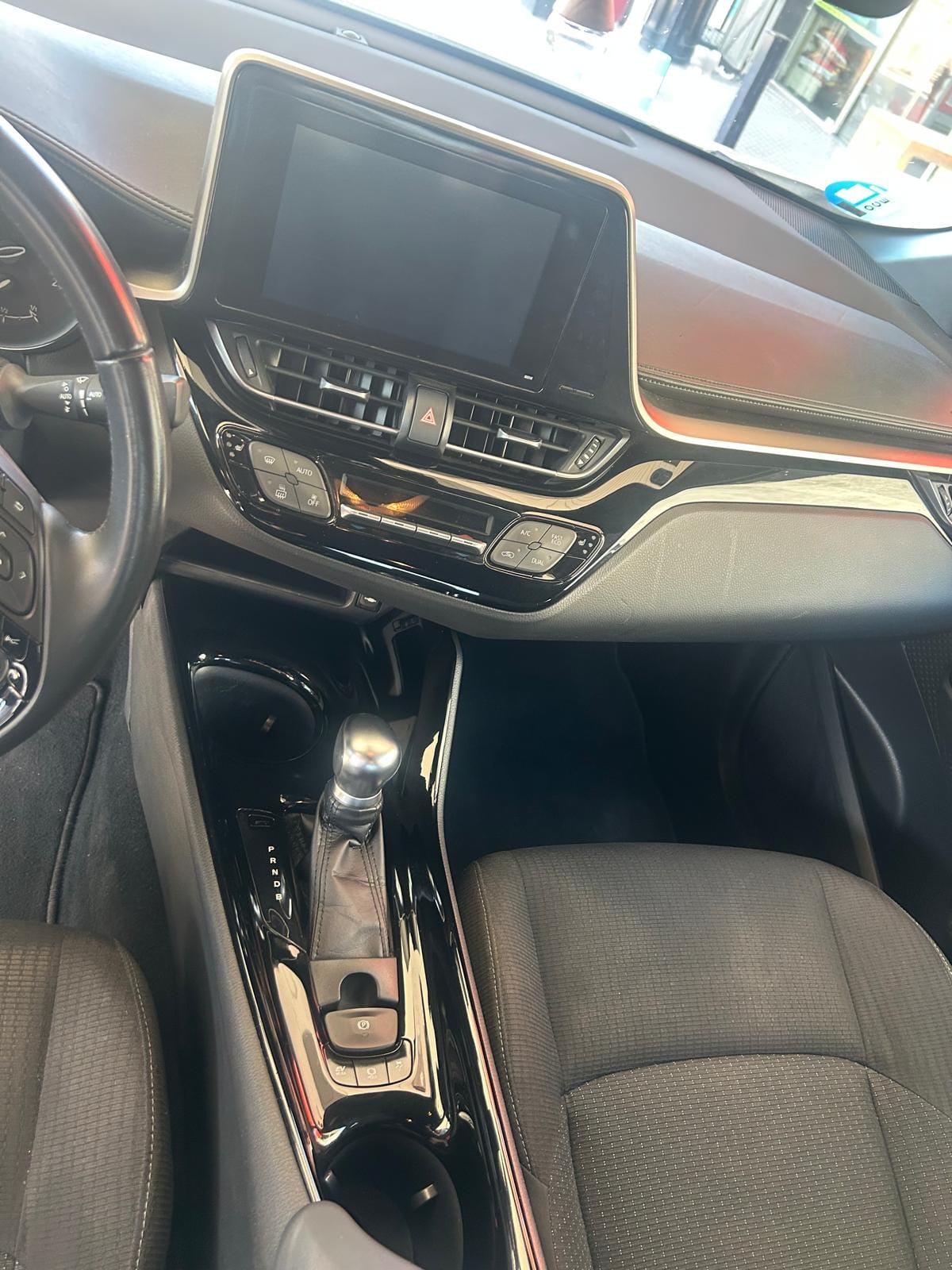 Toyota C-HR Hybrid con Audio Bluetooth