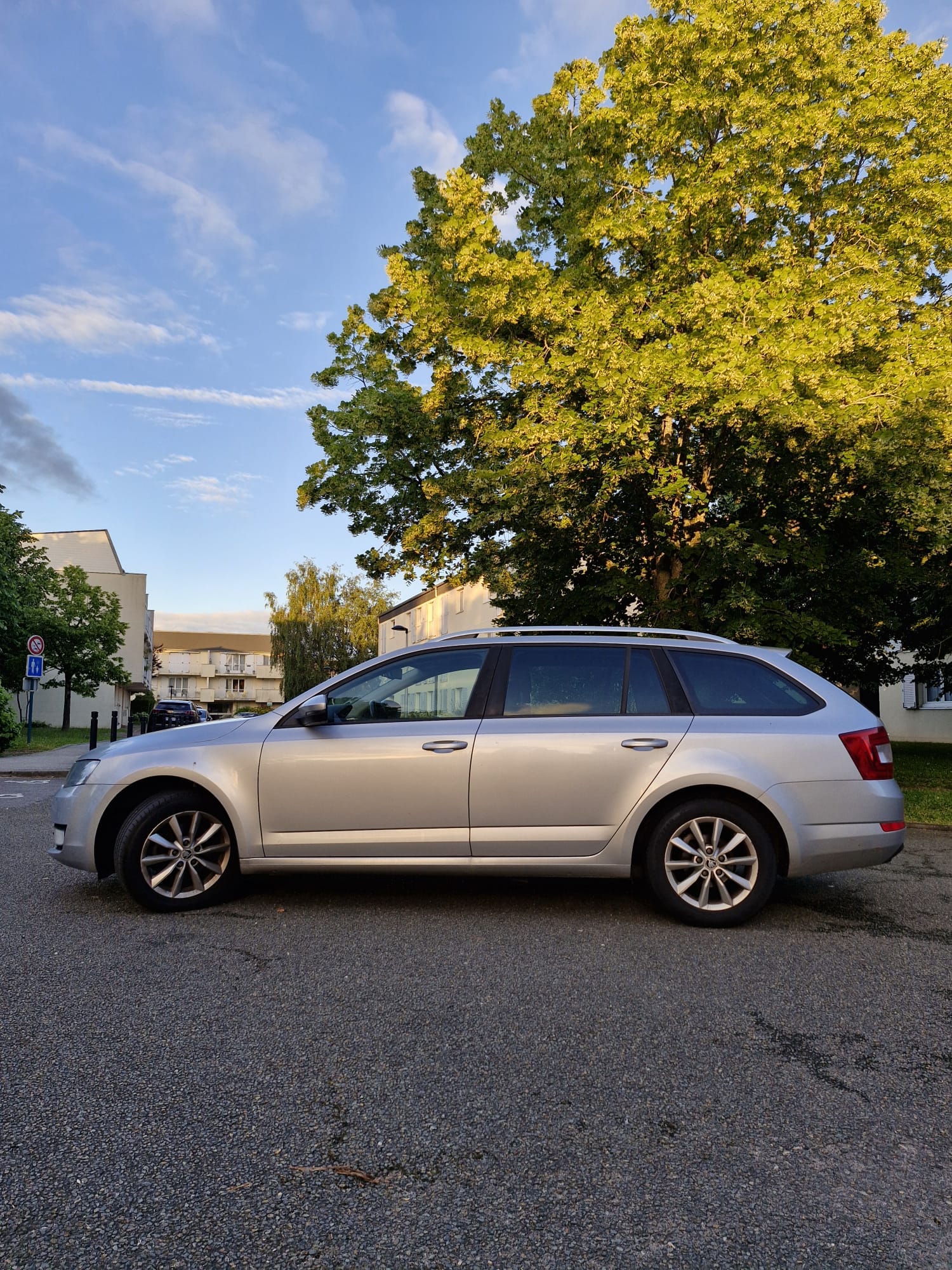 Skoda Octavia Combi avec Climatisation