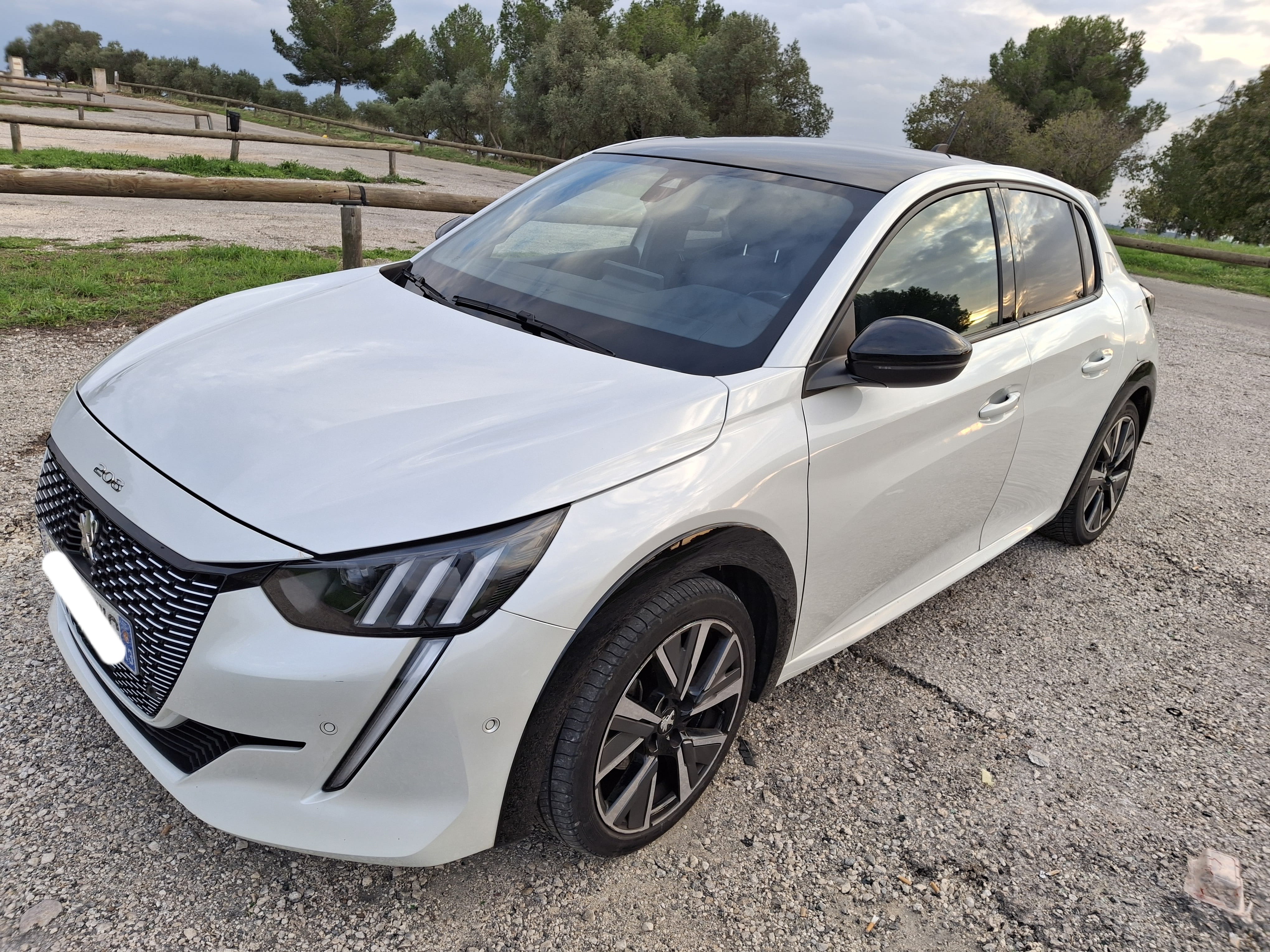 Peugeot 208 130ch, 2023, Essence 95, automatique