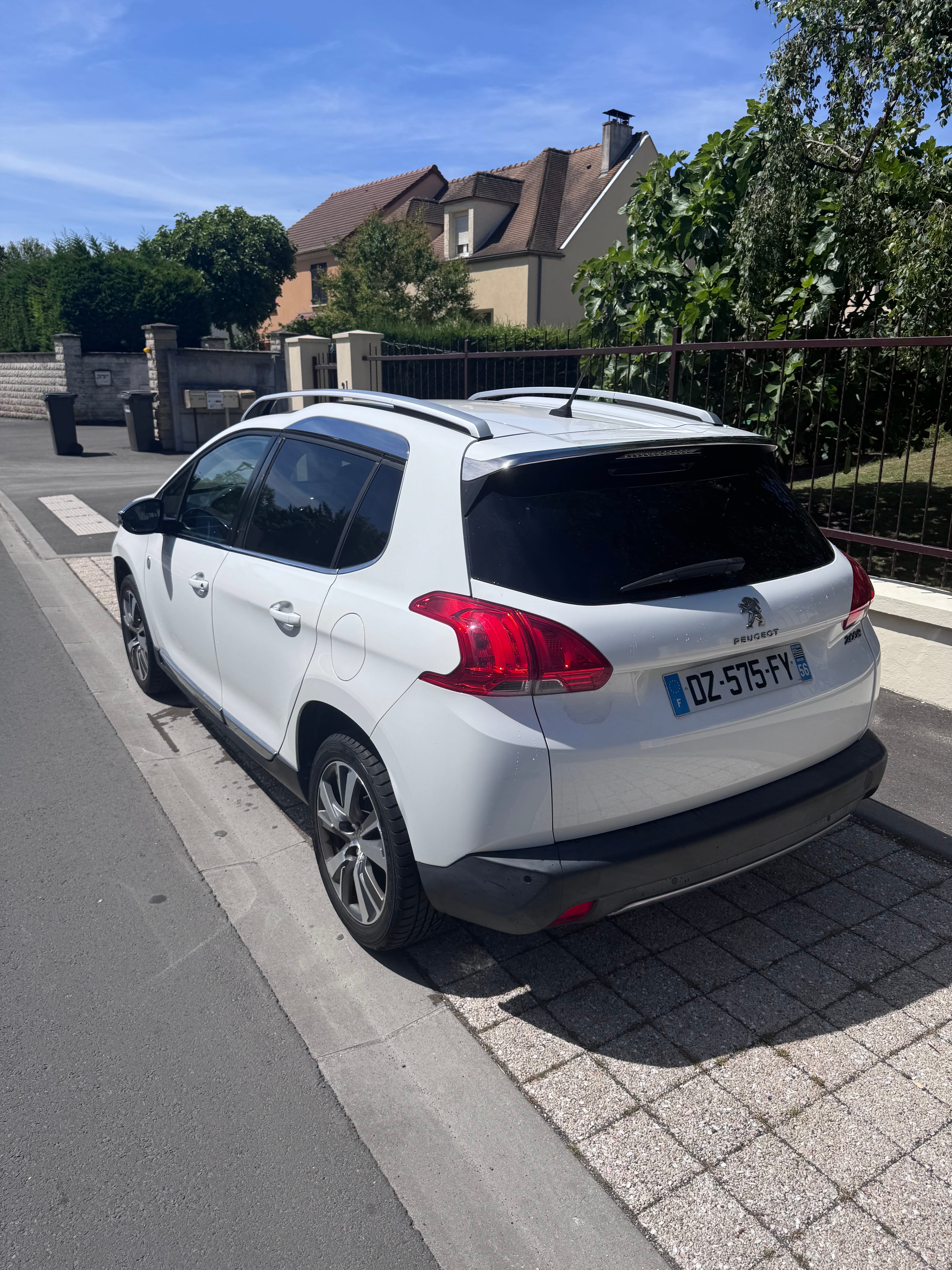 Peugeot 2008 avec GPS
