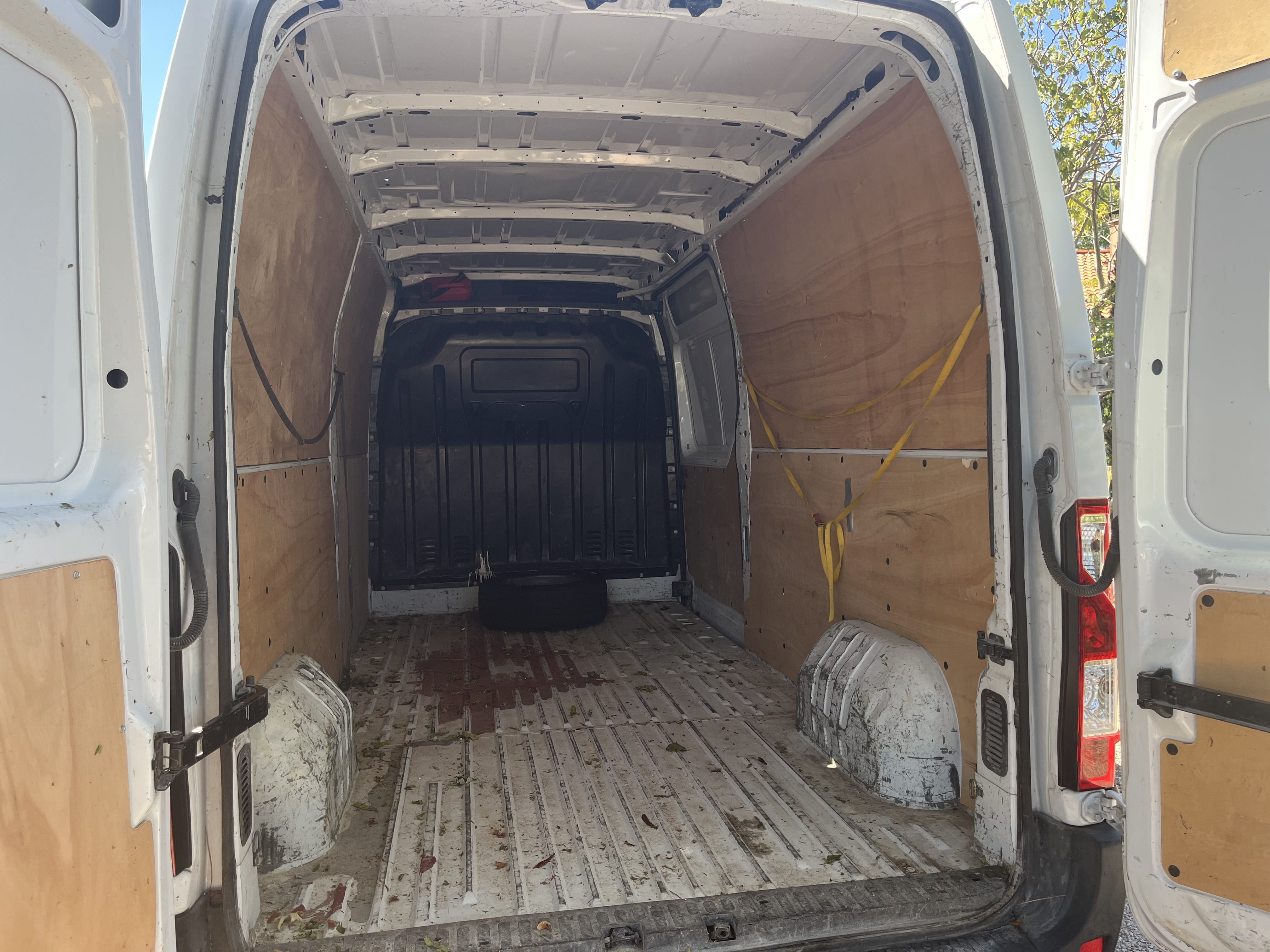 Nissan NV400 avec Attelage