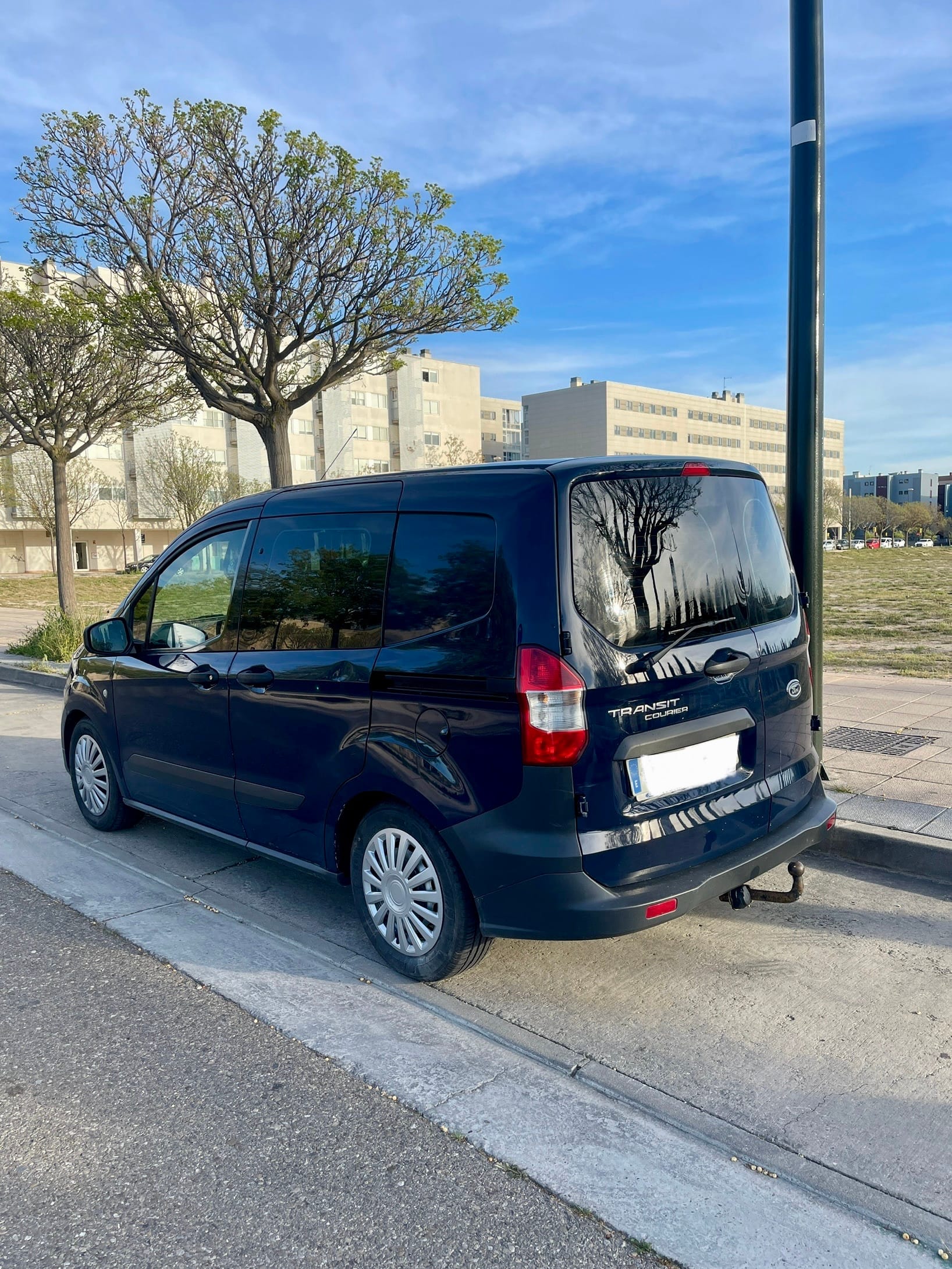 Ford Transit Courier Combi con Audio Bluetooth