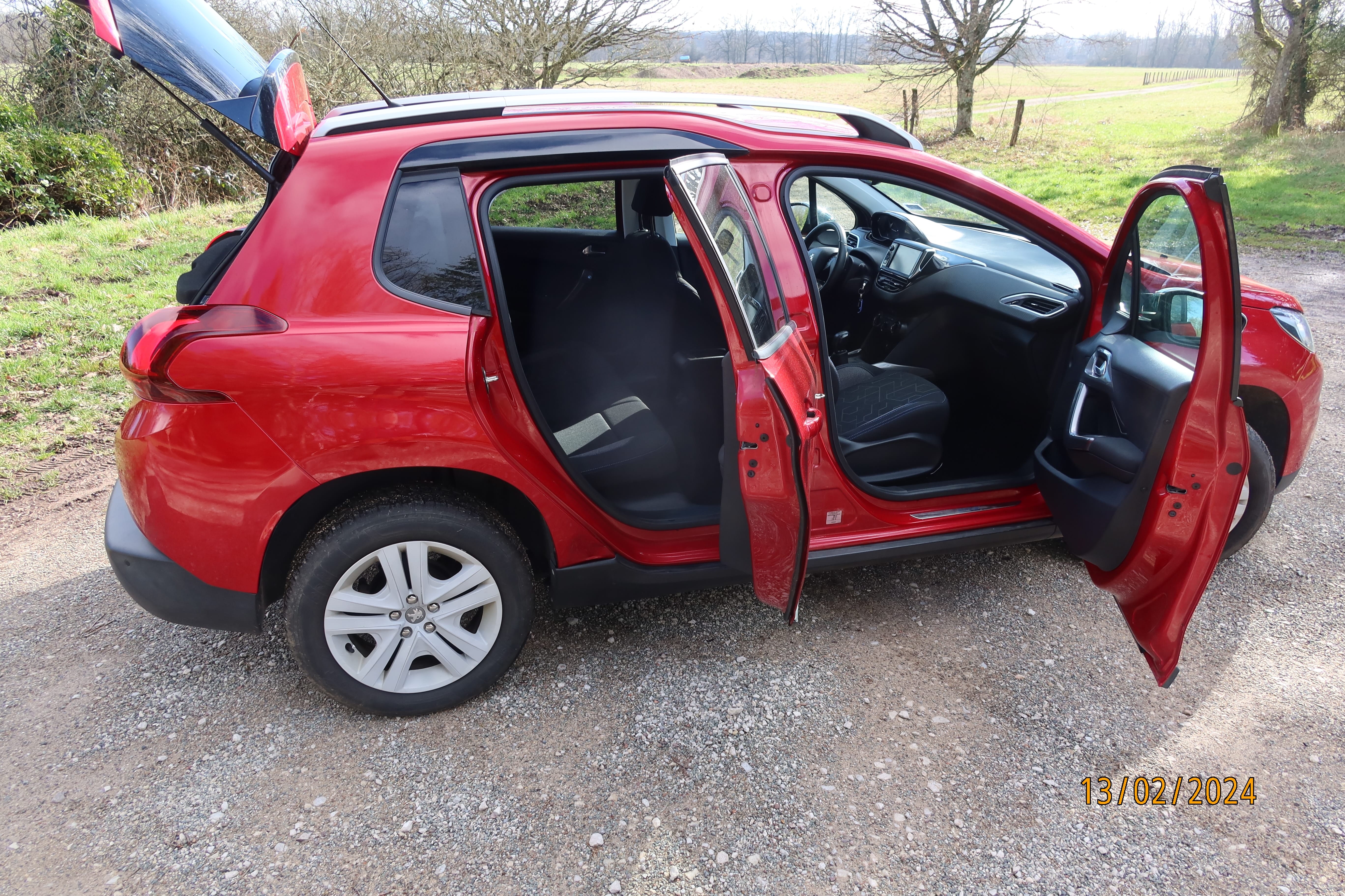 Peugeot 2008 avec Coffre de toit