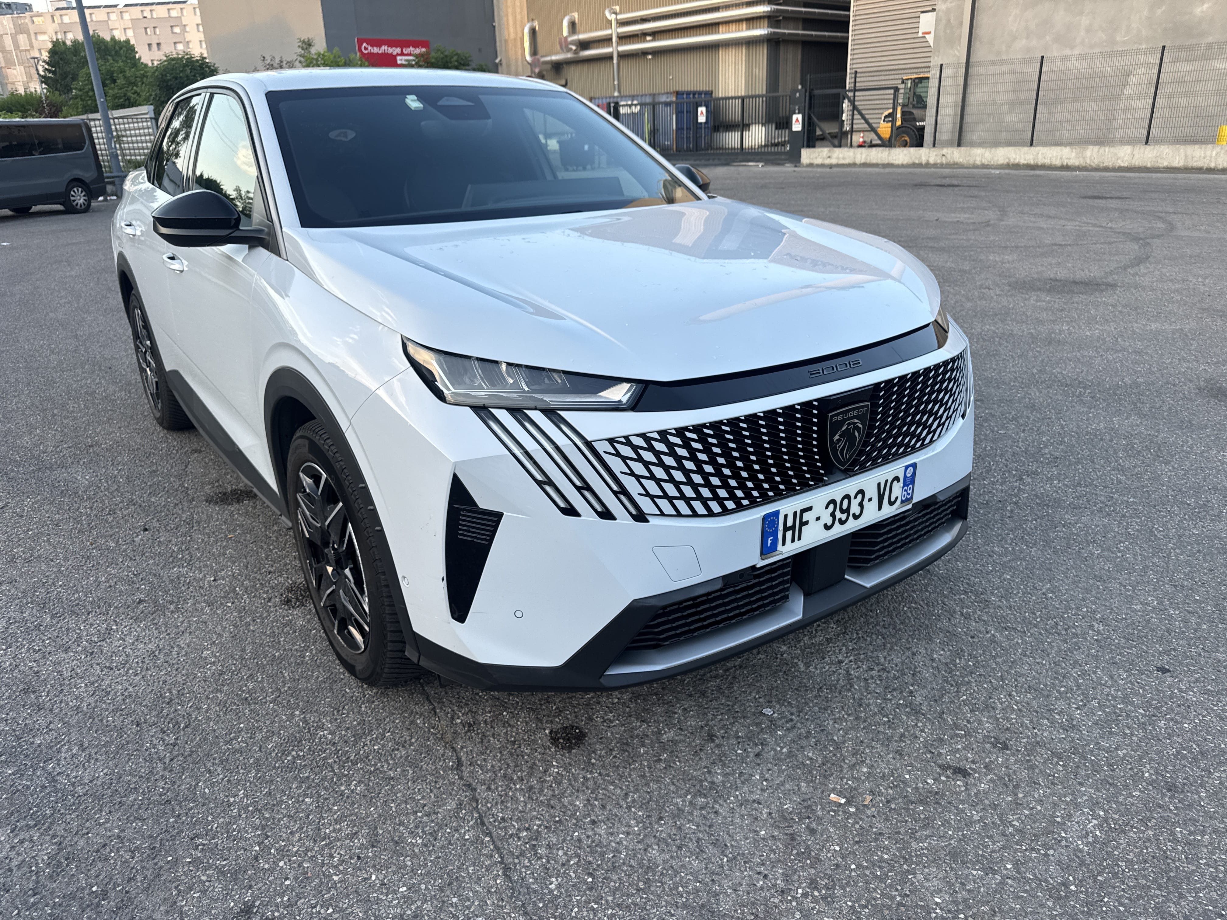 Peugeot 3008, 2024, Essence 95 / Électrique (hybride), automatique