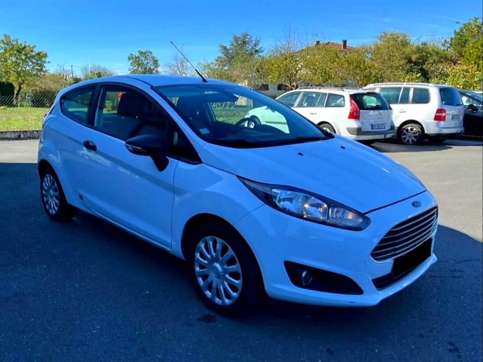 Ford Fiesta avec Climatisation