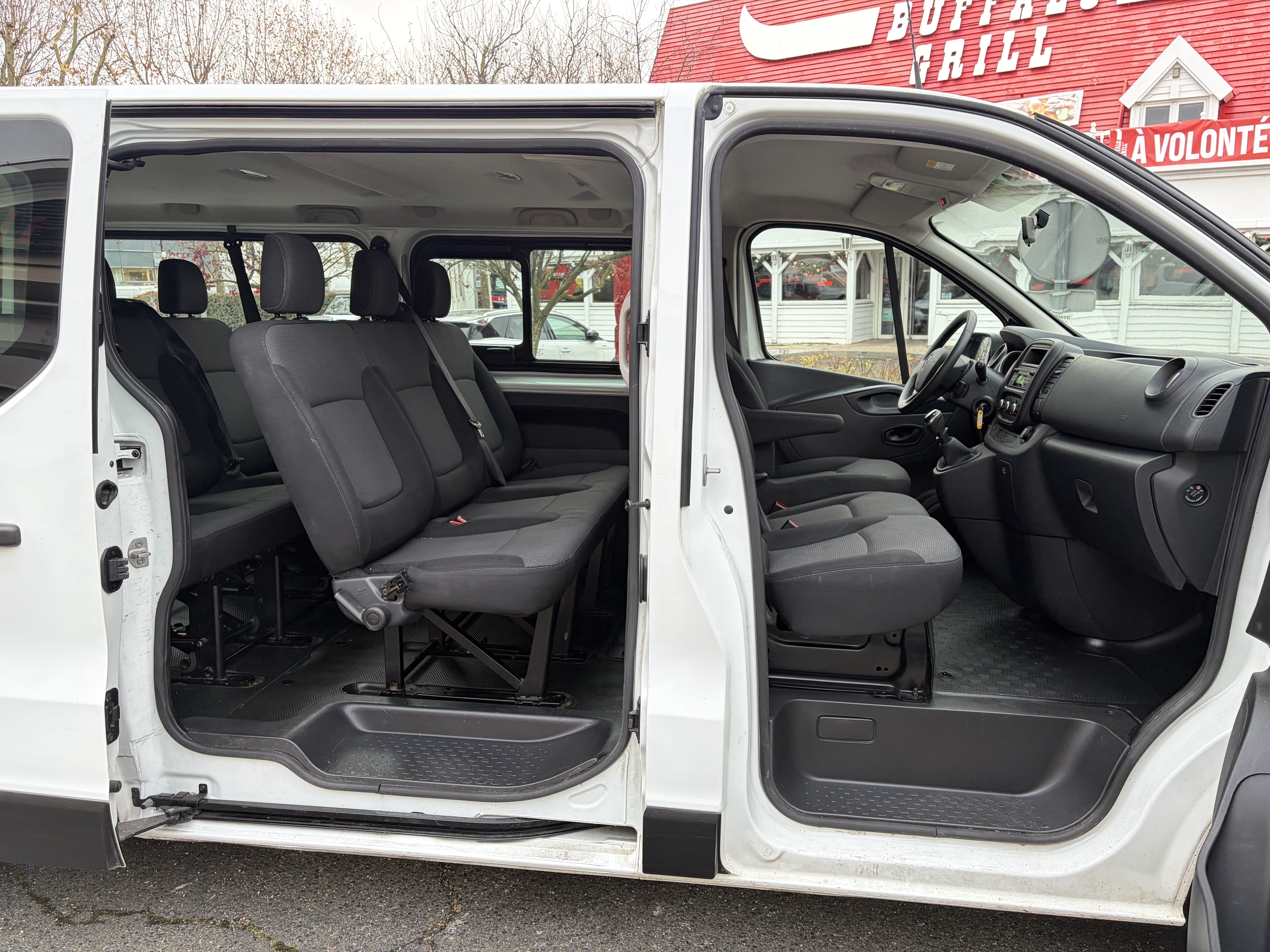 Renault Trafic Passenger 2.0 DCI long 9 places 125 CH avec Climatisation
