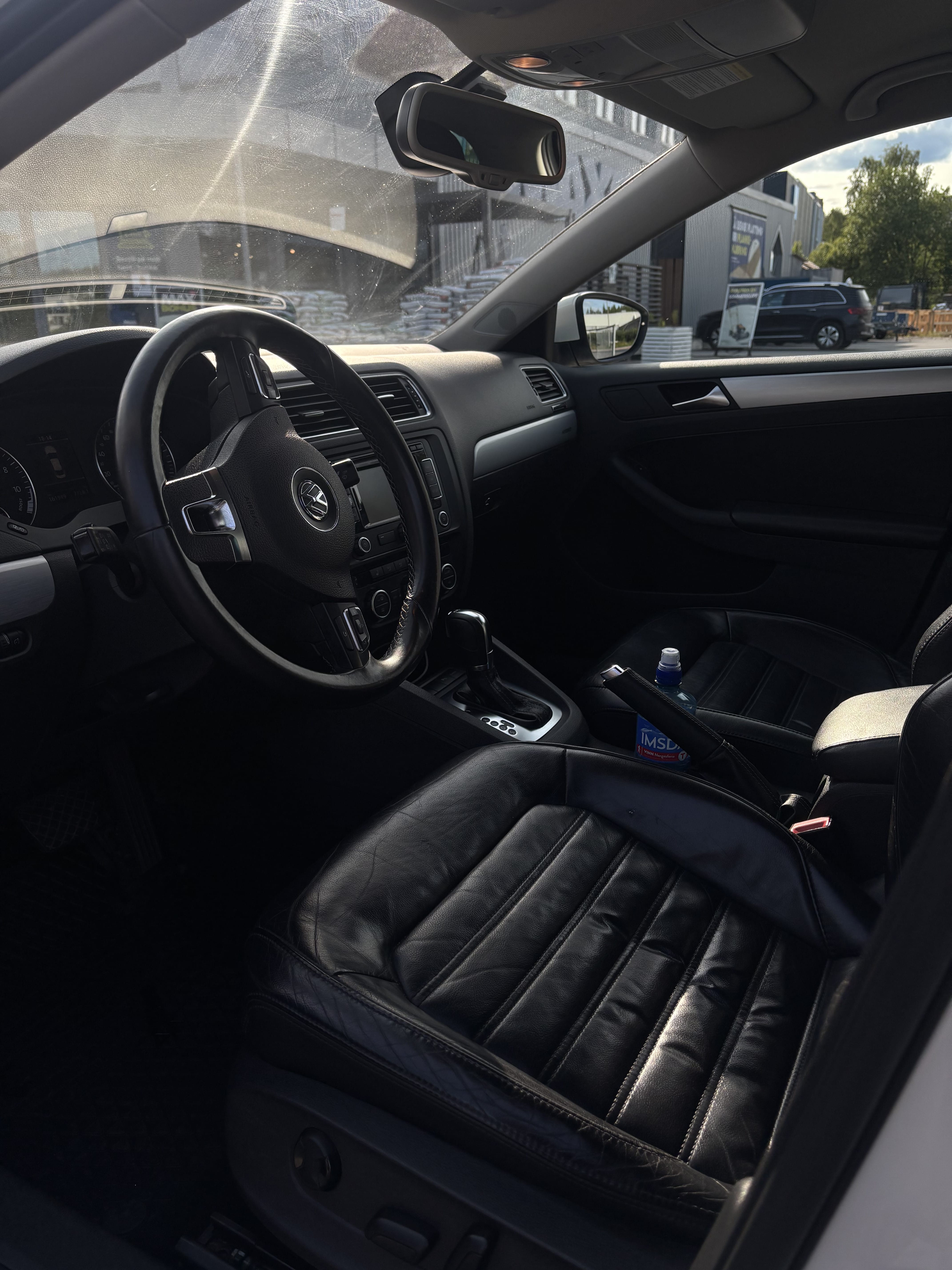 Volkswagen Jetta Hybrid med USB ladeuttak
