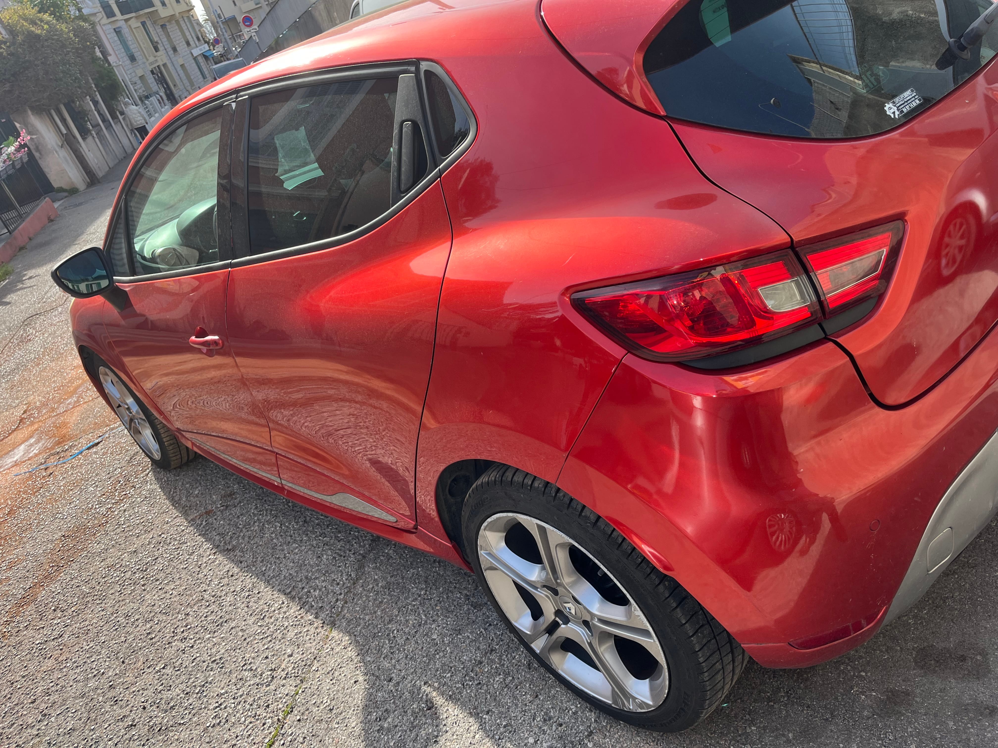 Renault Clio avec GPS