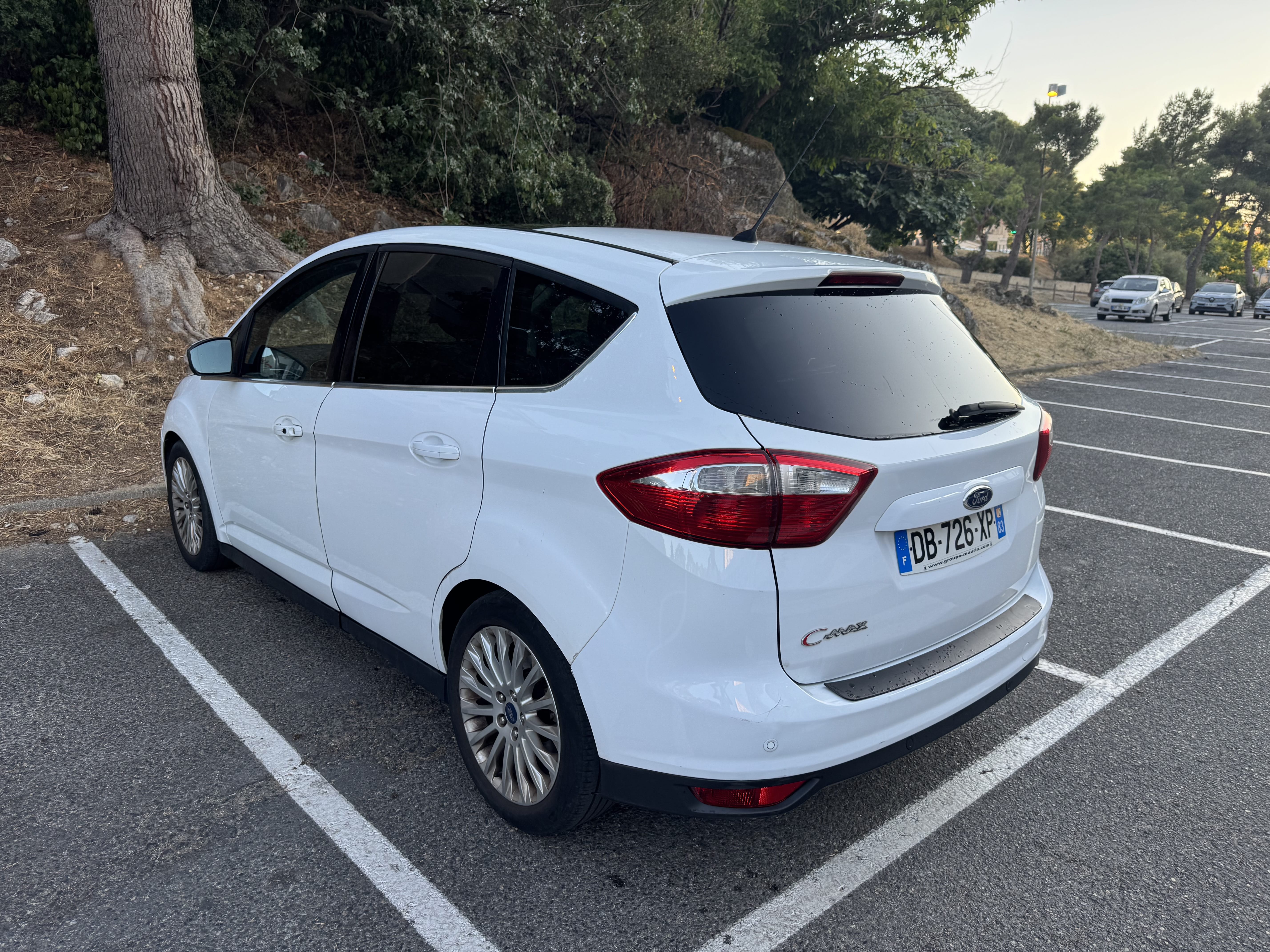 Ford C-Max mit Navigationsgerät